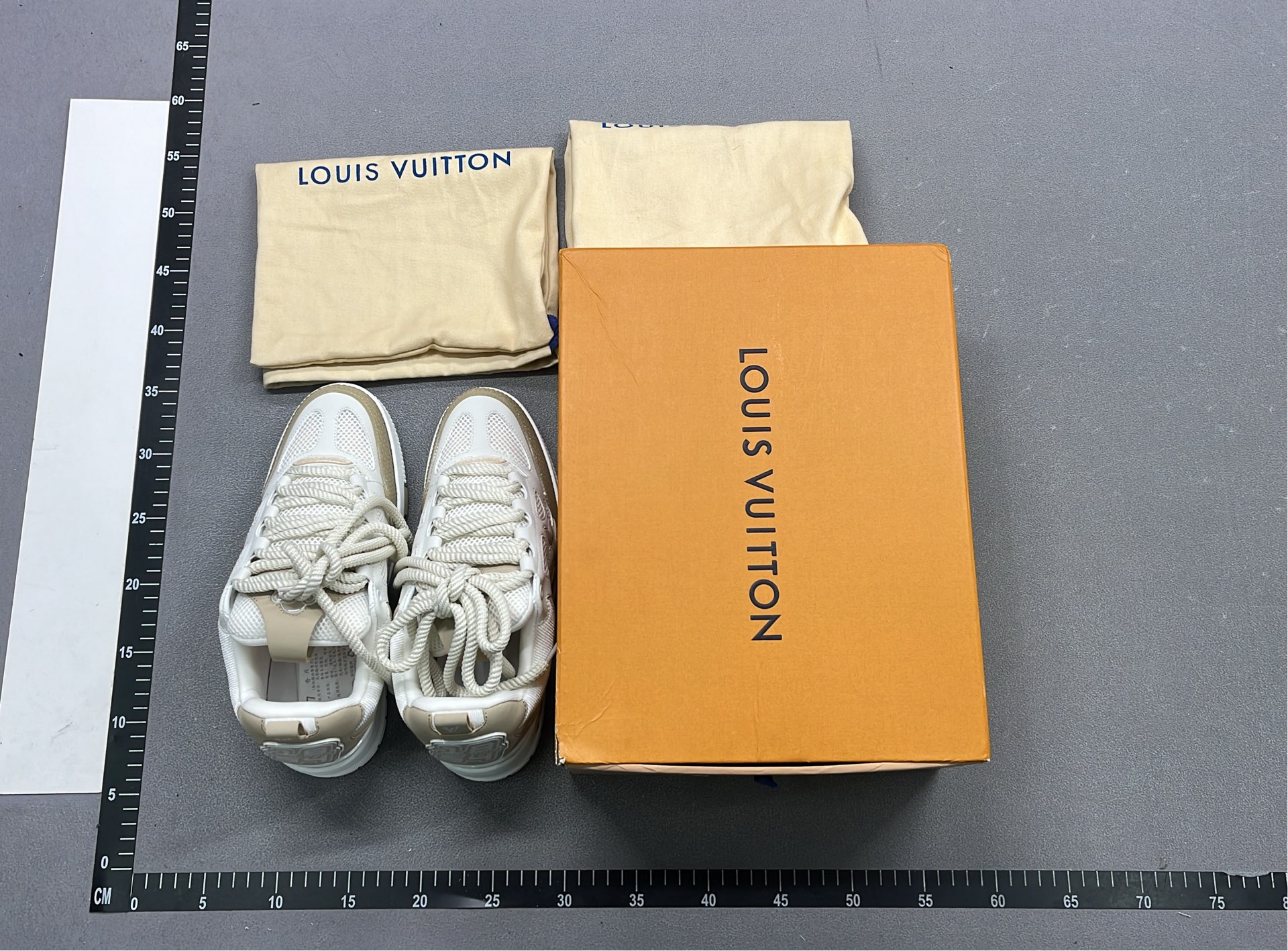 1:1 Batch LOUIS VUITTON shoes-1  in the Best OopBuy Spreadsheet QC photos
