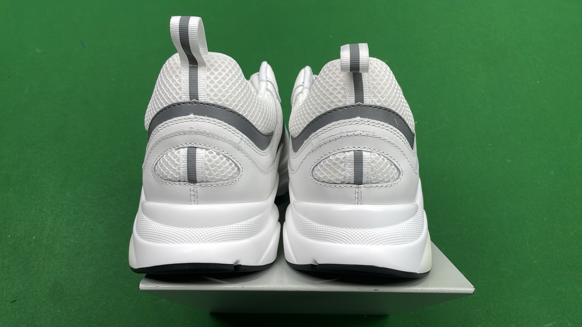 1:1 Batch DIOR B22 Shoes-1  in the Best OopBuy Spreadsheet QC photos