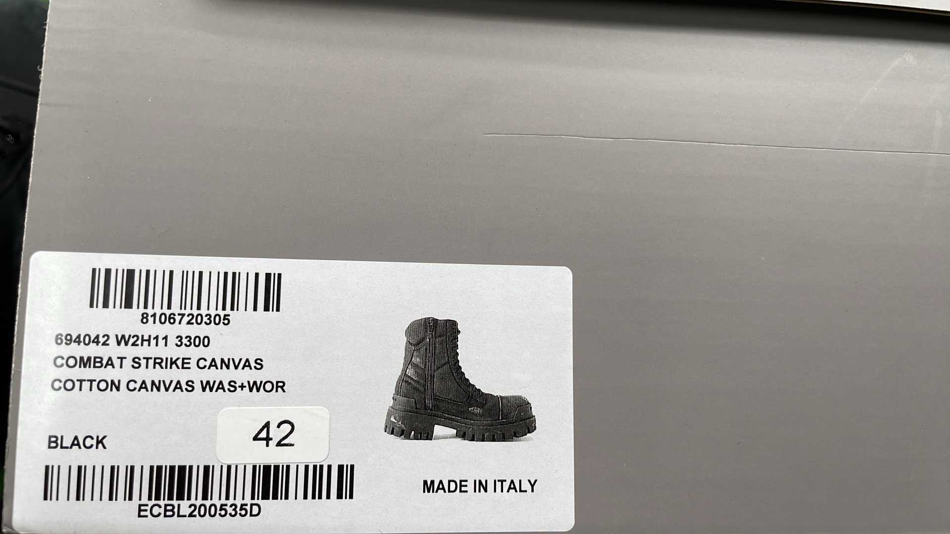 Classic Black and Olive Green Combat Boots for Men and Women