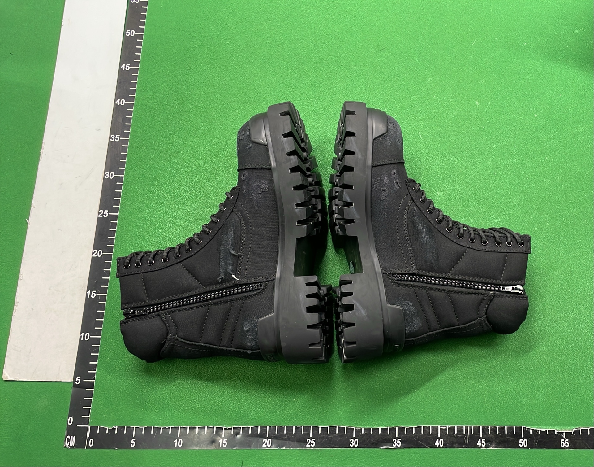 Classic Black and Olive Green Combat Boots for Men and Women