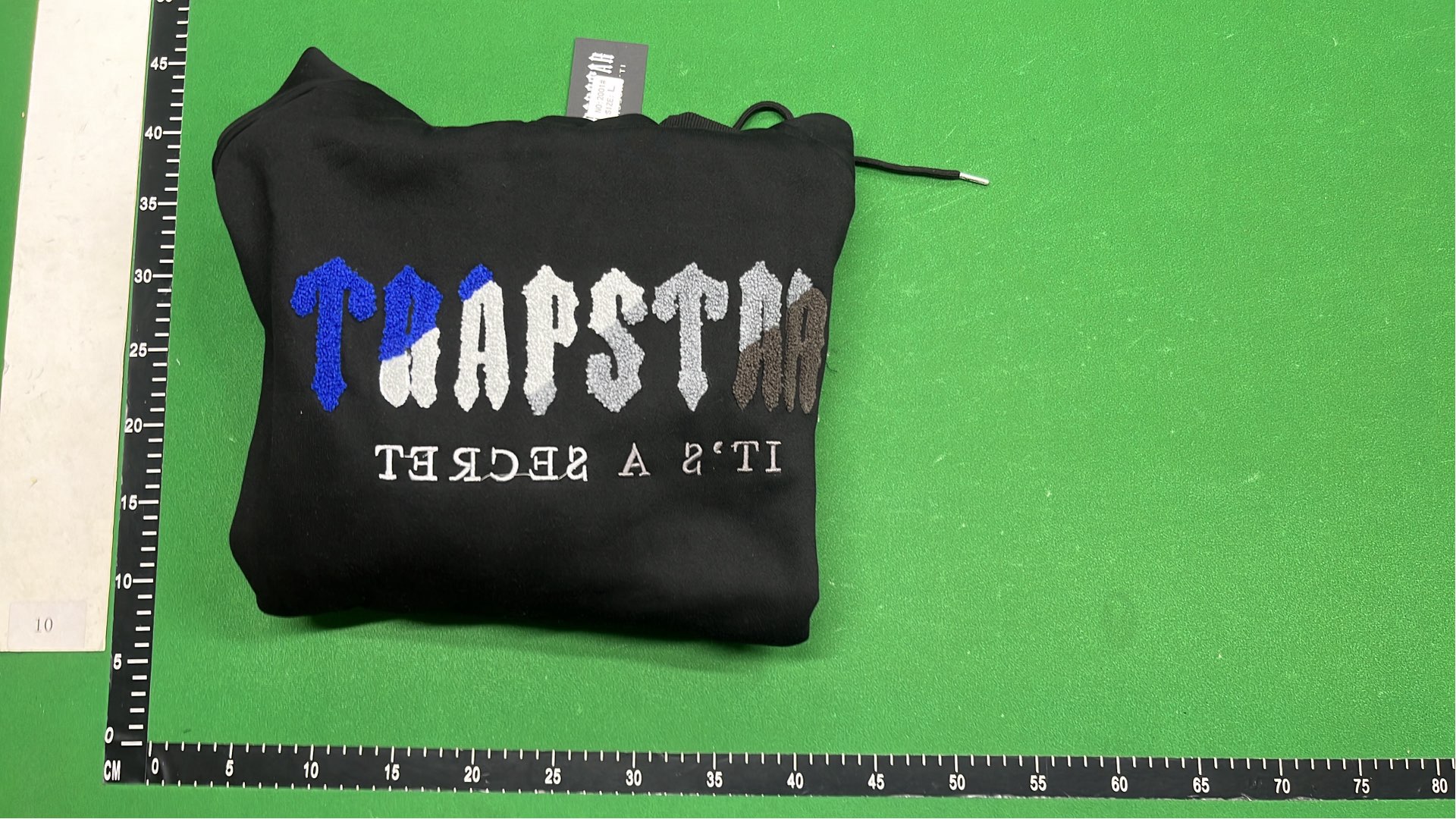 TRAPSTAR Hoodie & Pants Set - Fashionable Sweatshirt Tracksuit for Men and Women