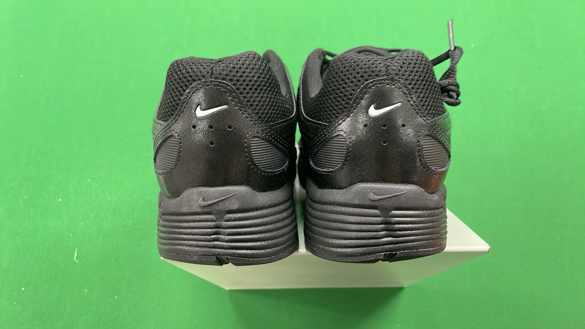 Nike Air Zoom Vomero 14 Running Shoes - Men's Athletic Sneakers
