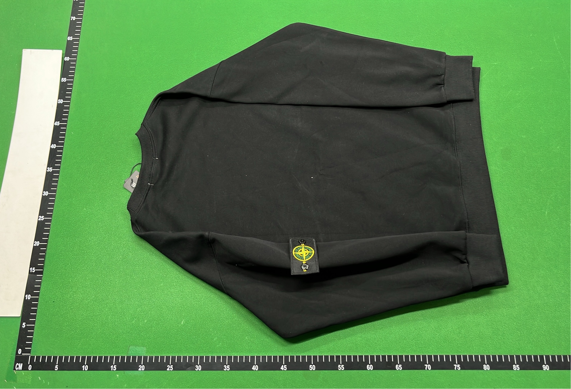 Crewneck Sweatshirt in Multiple Colors - Comfortable & Stylish