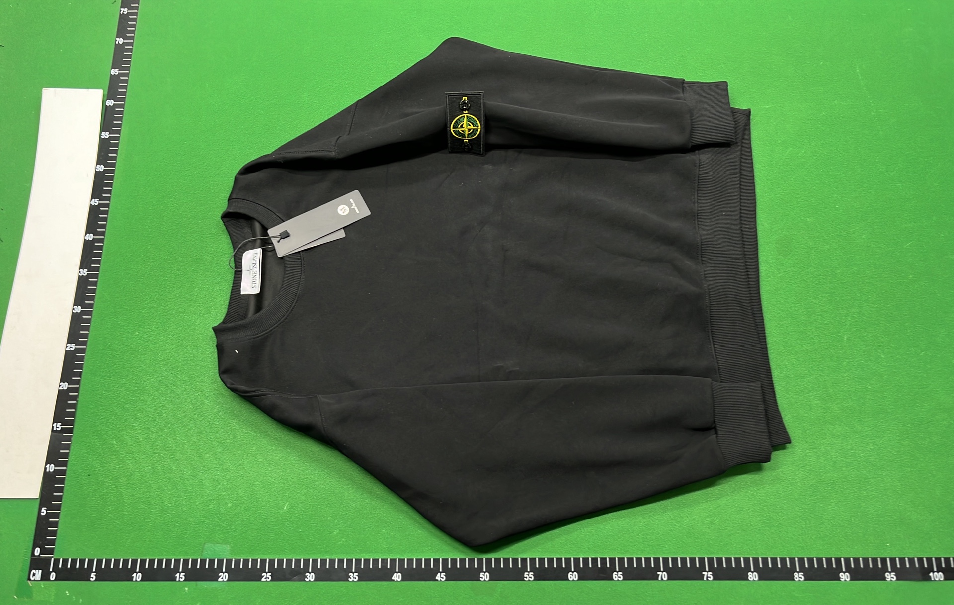 Crewneck Sweatshirt in Multiple Colors - Comfortable & Stylish