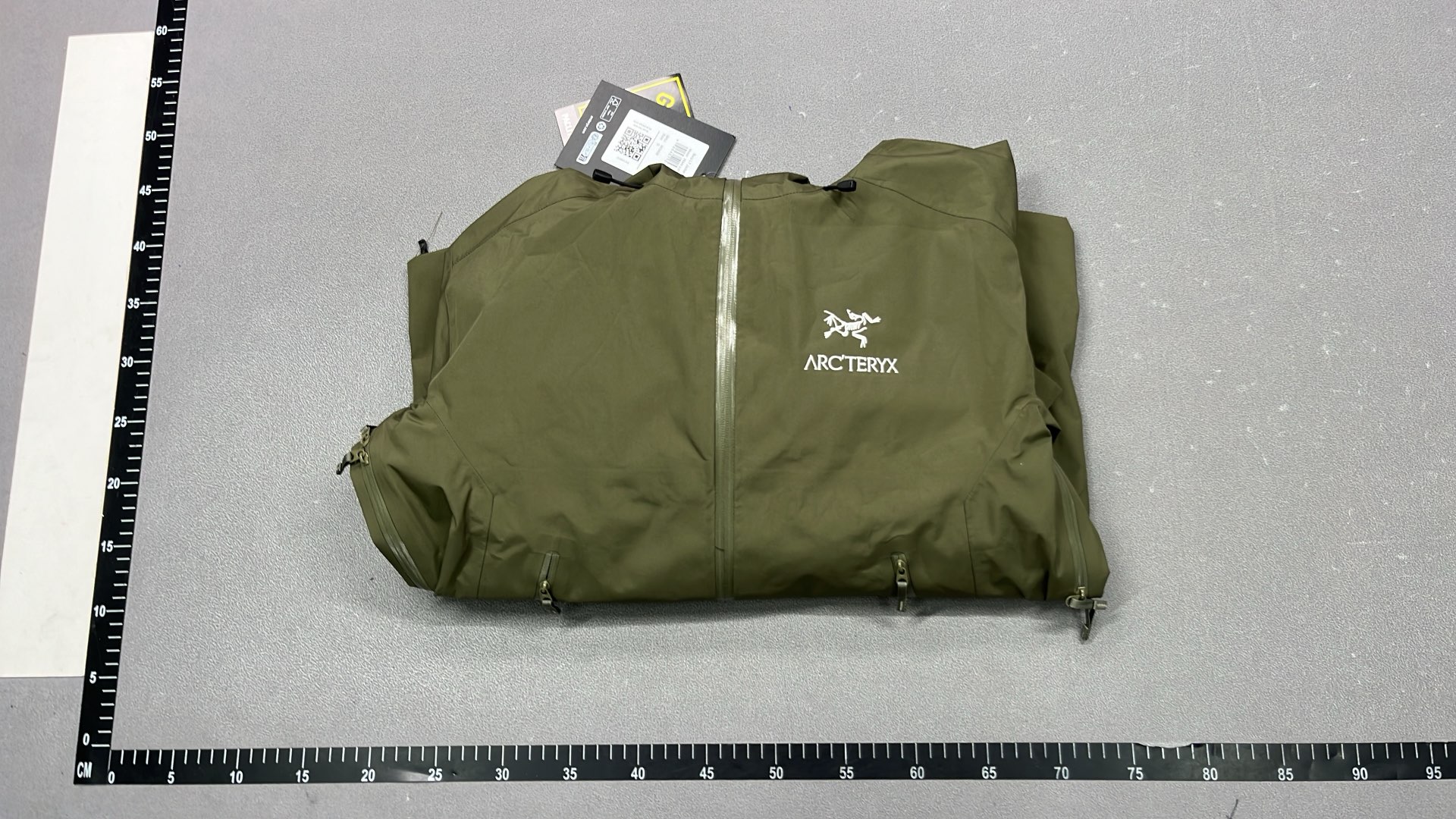 Men's Beta AR Jacket - Waterproof Hiking & Outdoor Performance Coat