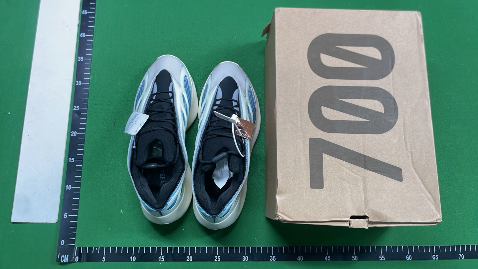 YEEZY 700 V3 Shark Breeder S2 Edition Sneakers