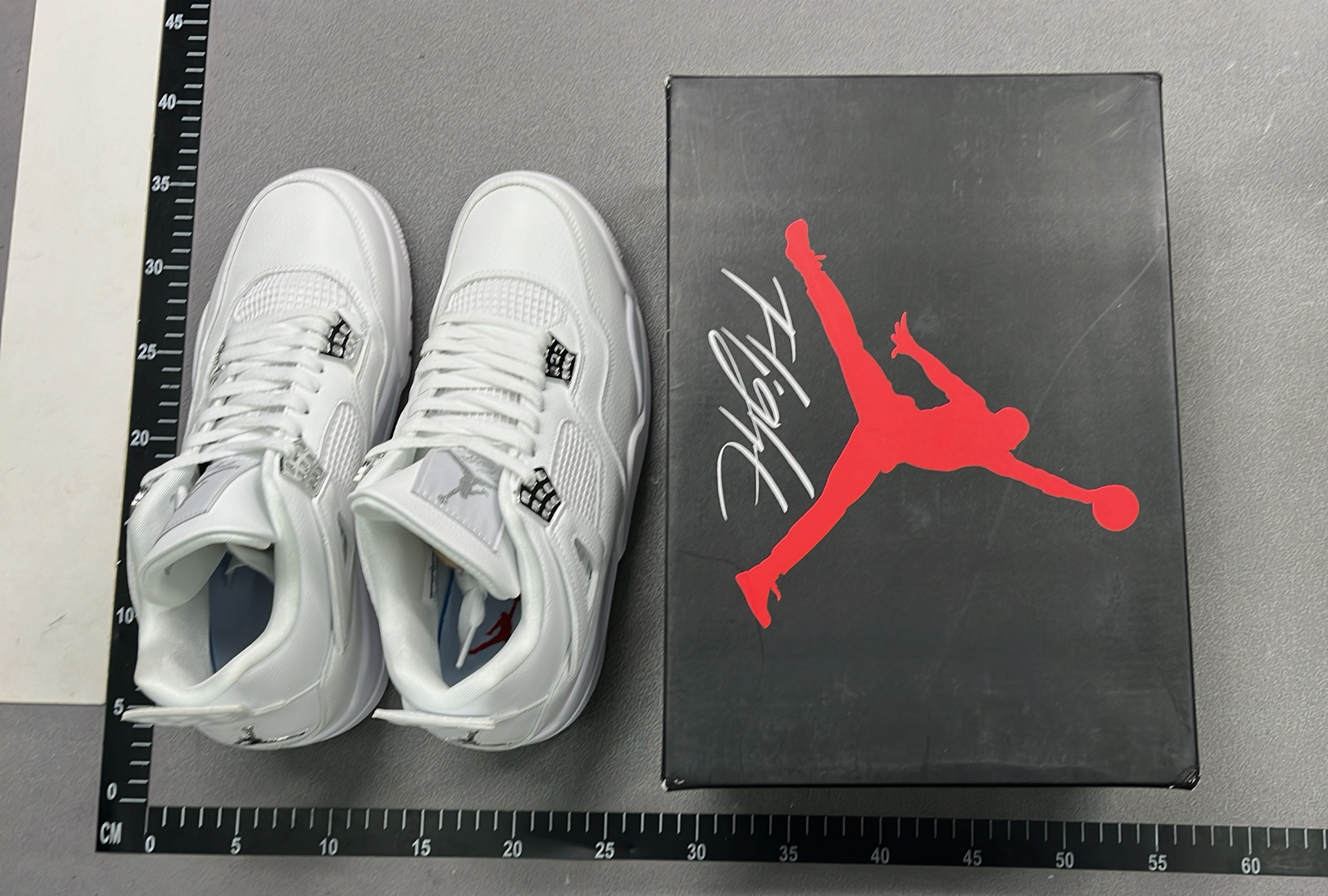 Air Jordan 4 Sneakers - Classic Basketball Shoes for Men