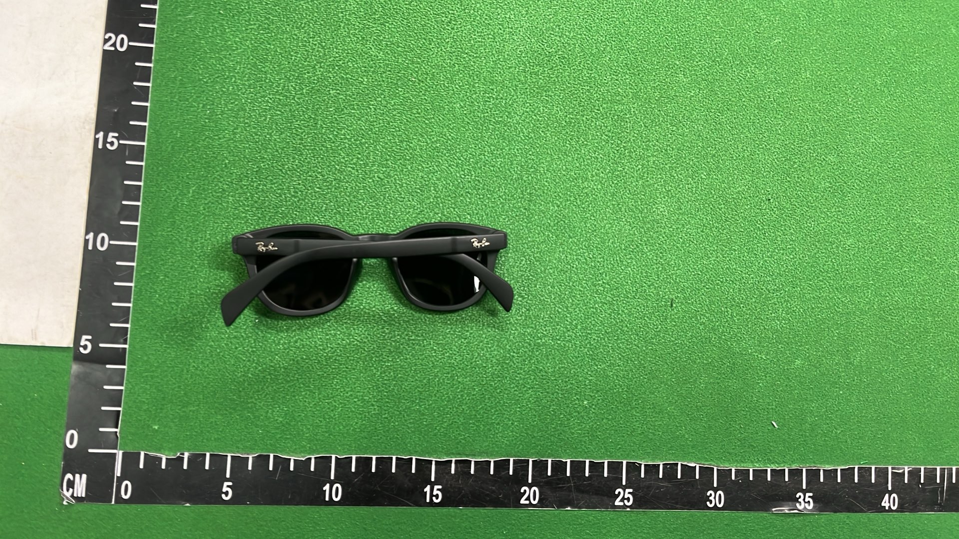 Ray-Ban Wayfarer Sunglasses Matte Black Classic Style