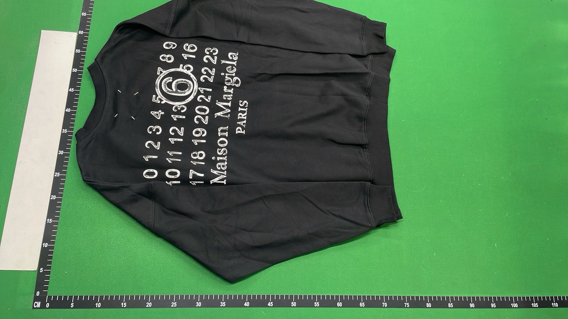 Black and White Long Sleeve Sweaters for Casual Wear