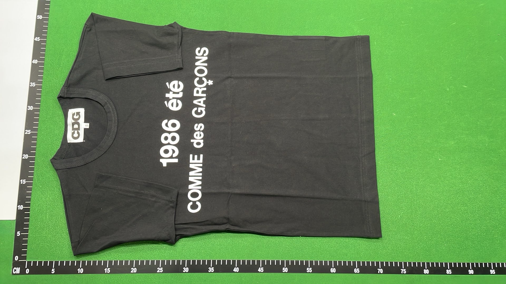 Comme des Gar&ccedil;ons Black T-Shirt with Logo Print