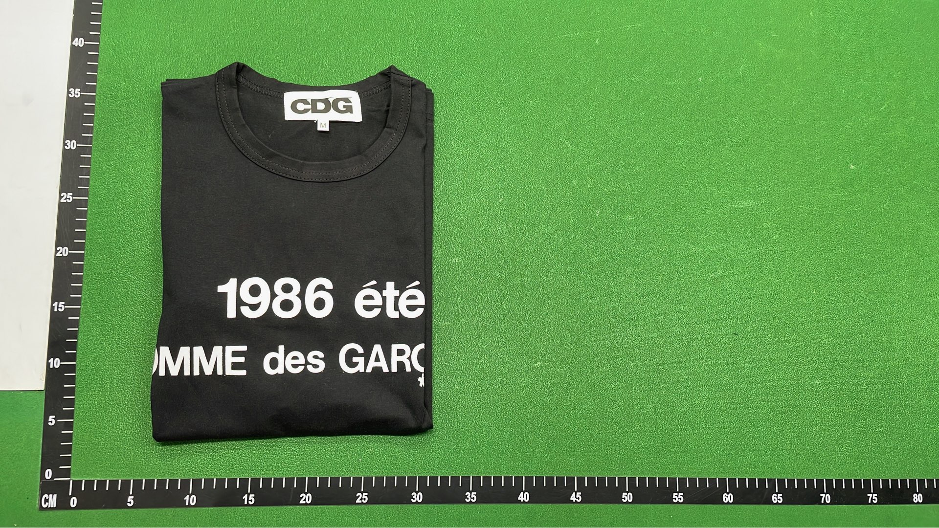 Comme des Gar&ccedil;ons Black T-Shirt with Logo Print