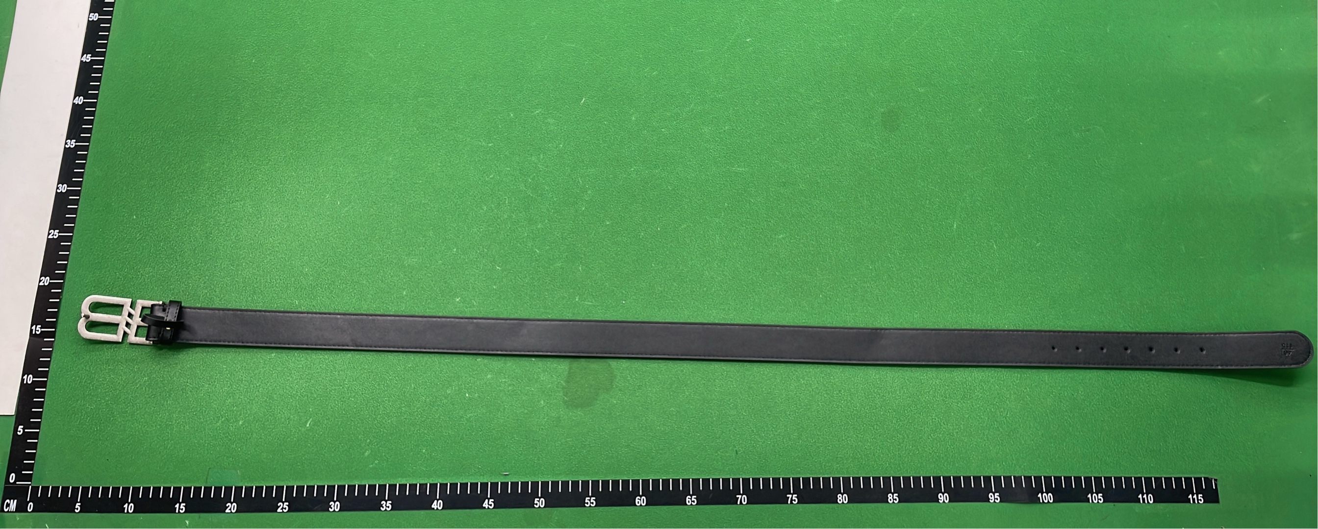 Stylish Black Leather Belt with Metal Buckle