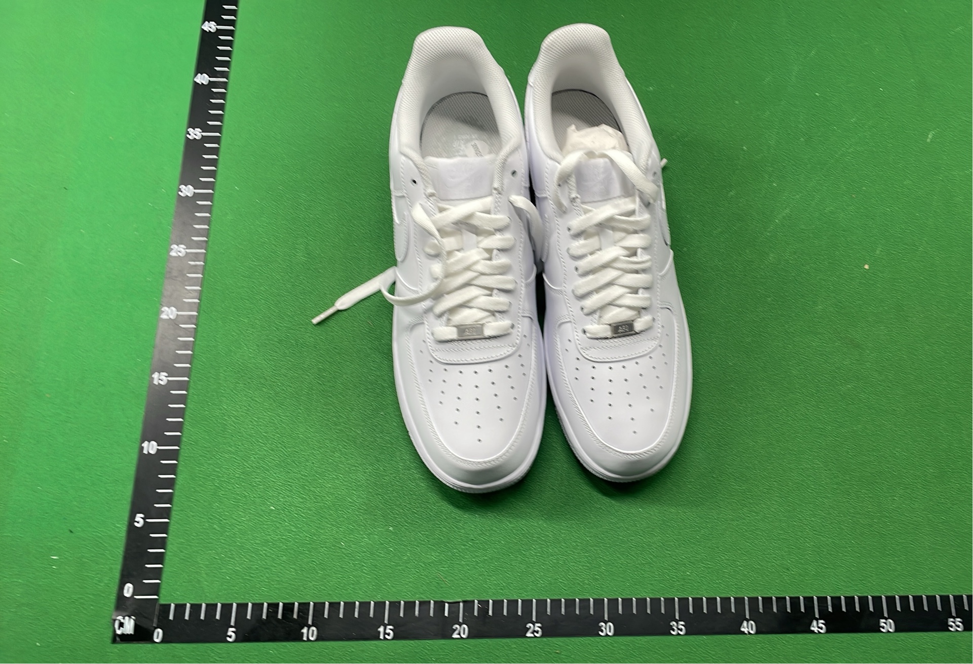 Nike Air Force 1 Low Supreme Collaboration Sneakers