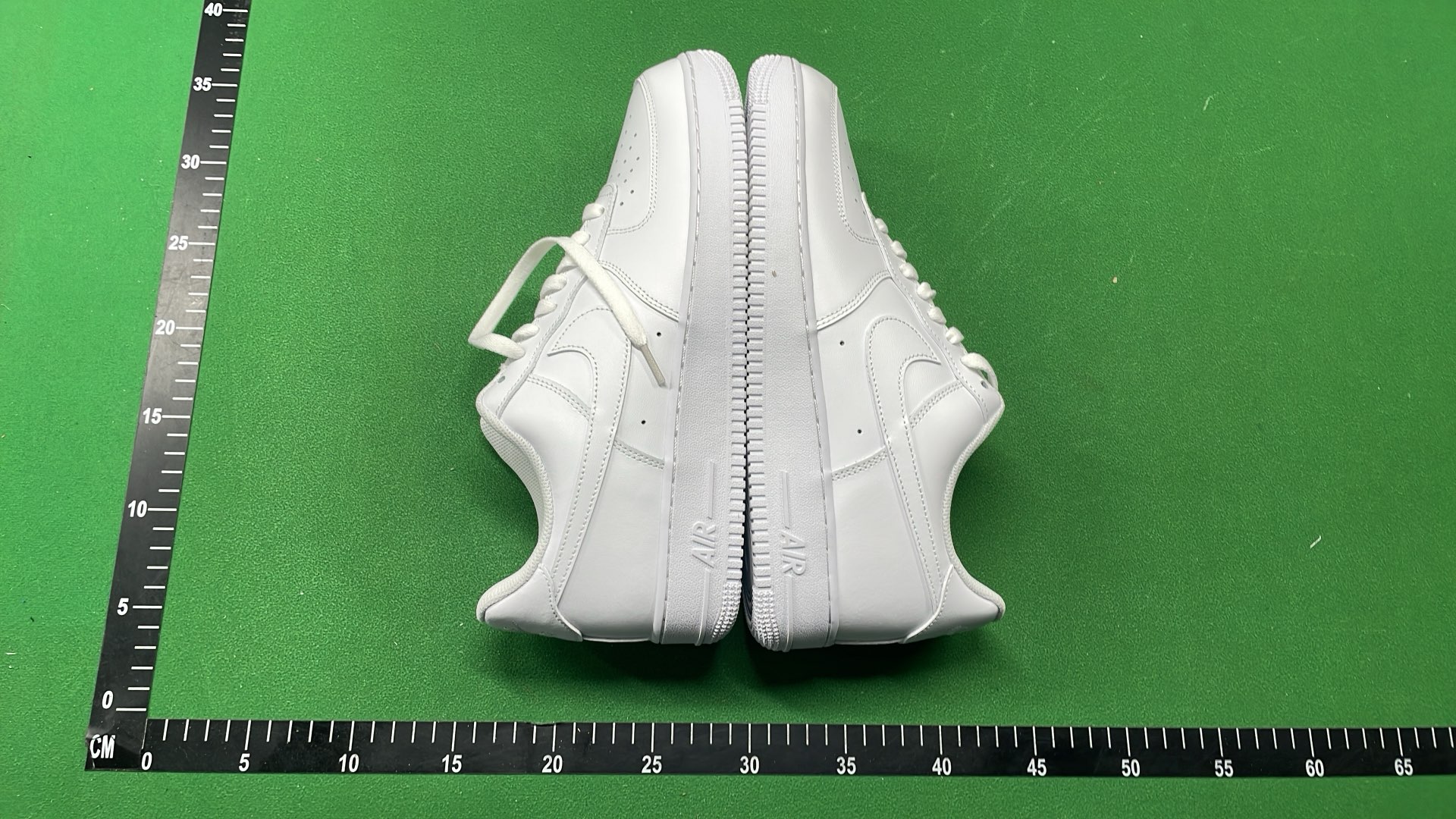 Nike Air Force 1 Low Supreme Collaboration Sneakers