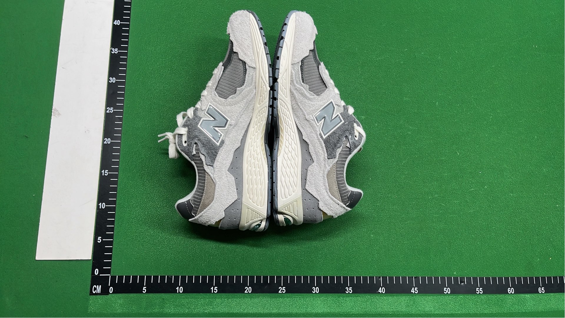 New Balance 2002R Grey Running Shoes for Men