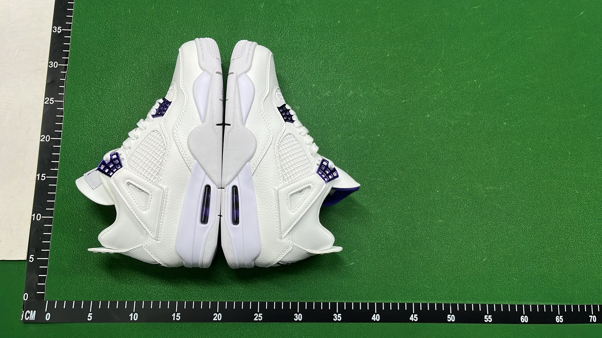 Air Jordan 4 Retro Sneakers - Classic Basketball Shoes