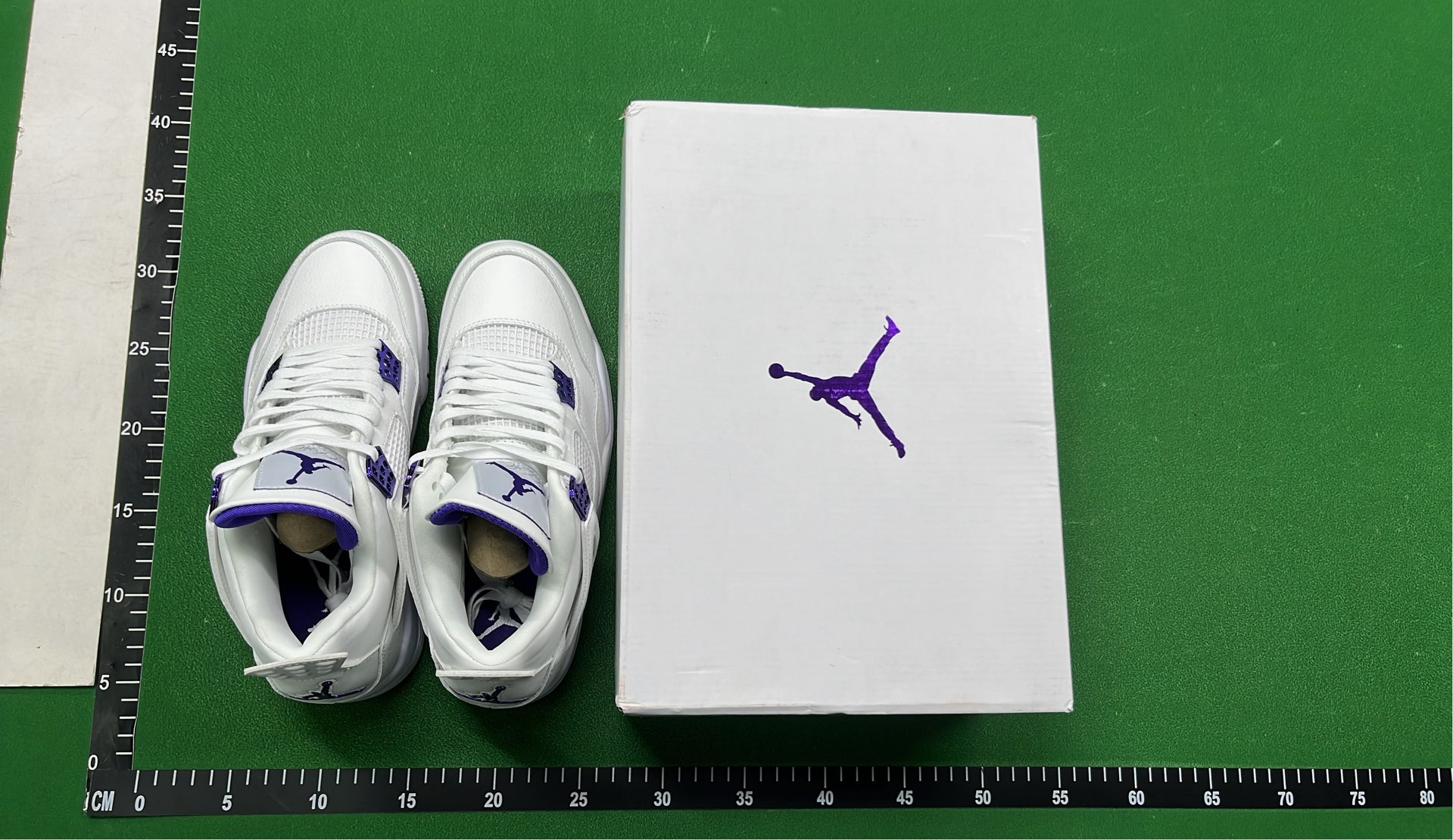 Air Jordan 4 Retro Sneakers - Classic Basketball Shoes
