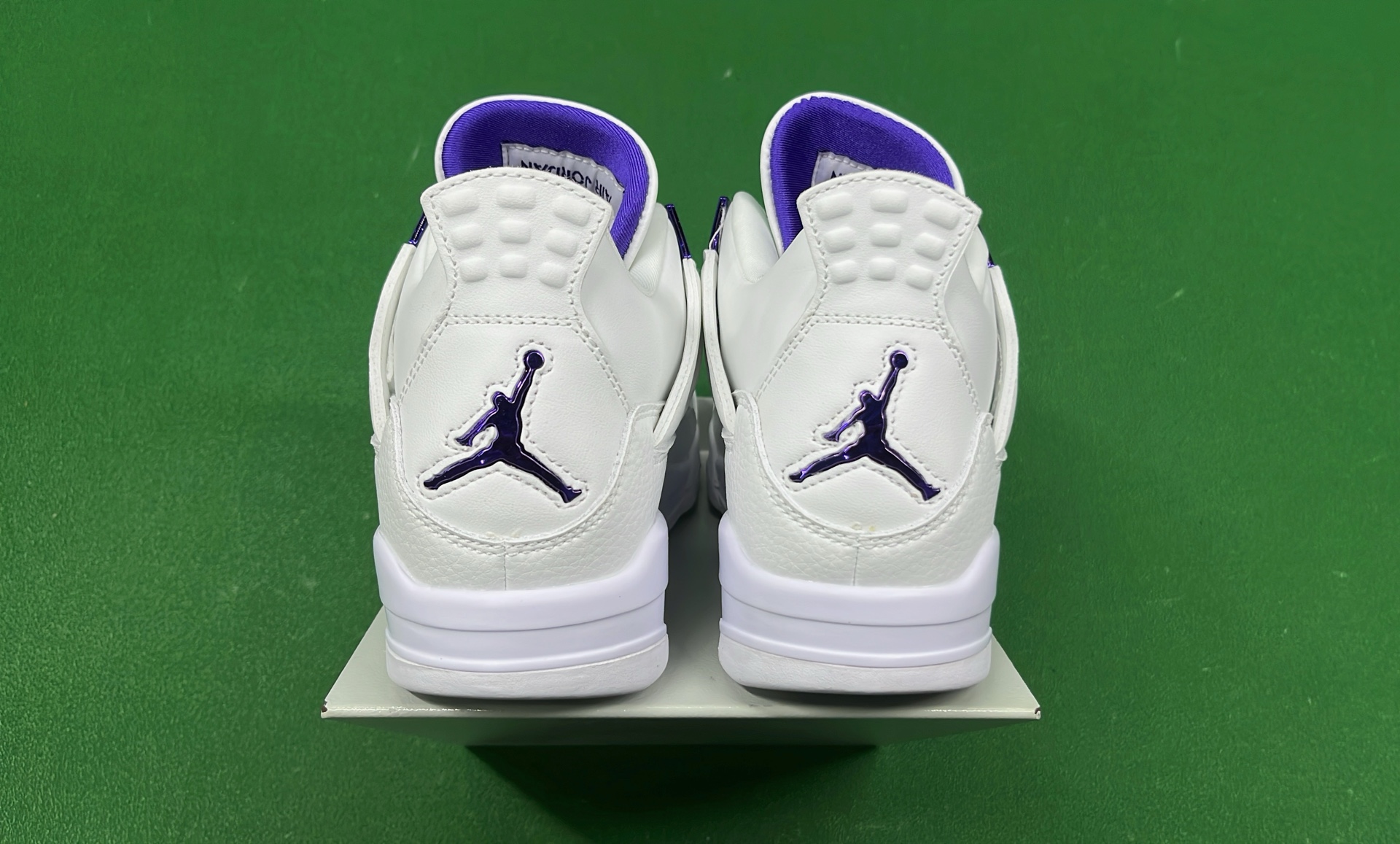 Air Jordan 4 Retro Sneakers - Classic Basketball Shoes