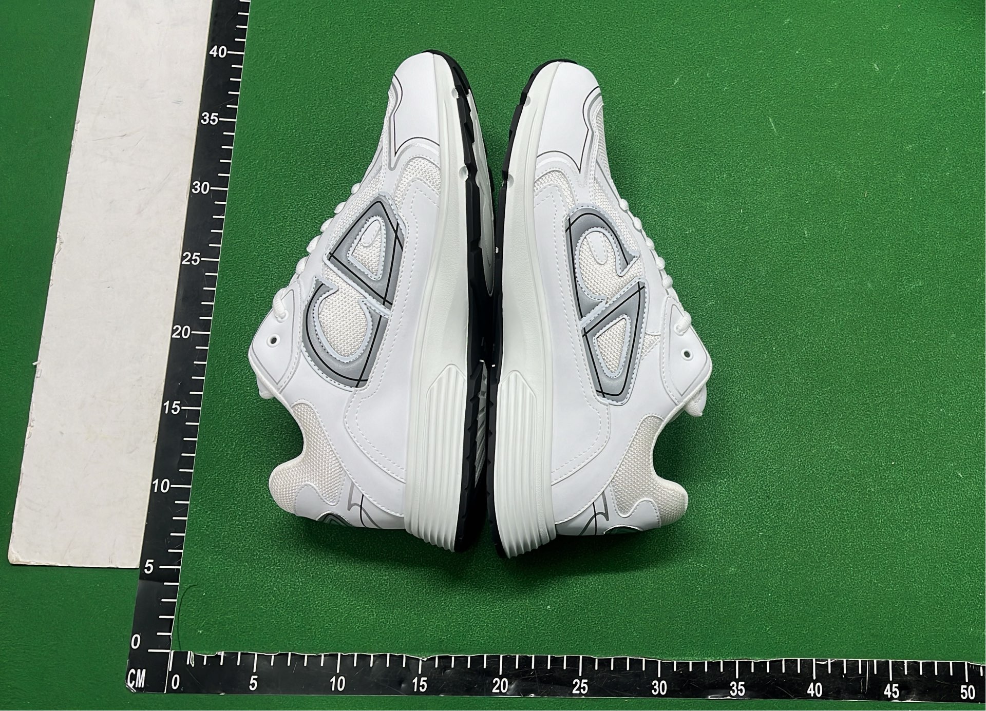 CD Brand Retro Sneakers for Men and Women - Fashionable Athletic Shoes