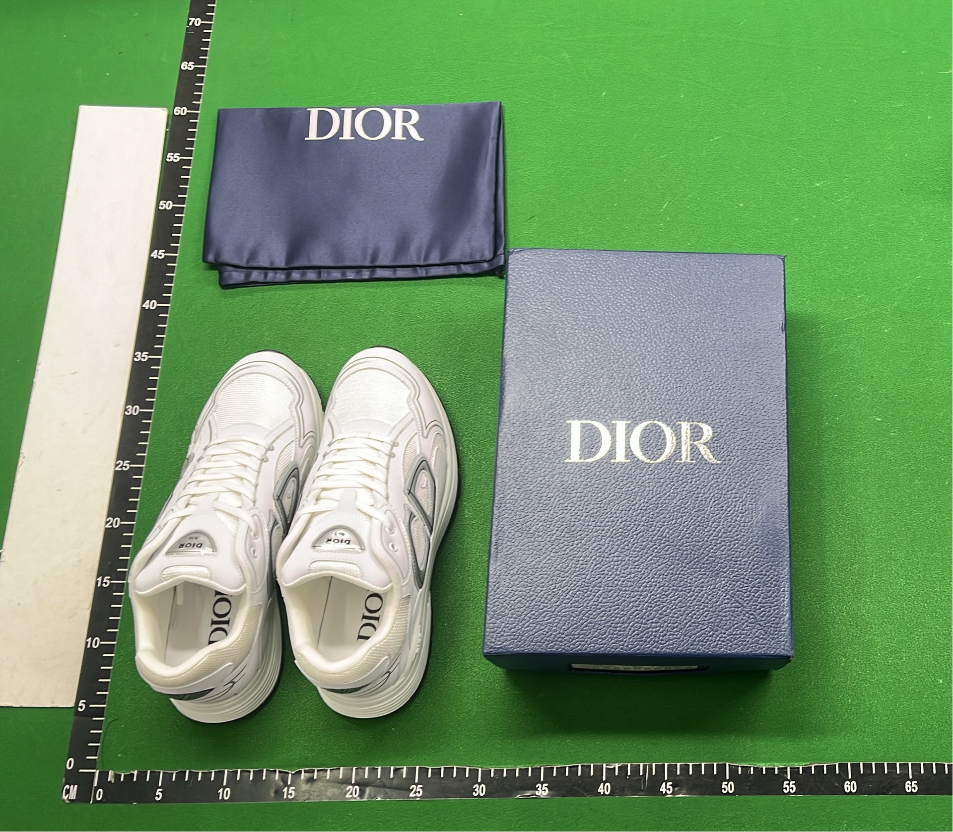 CD Brand Retro Sneakers for Men and Women - Fashionable Athletic Shoes