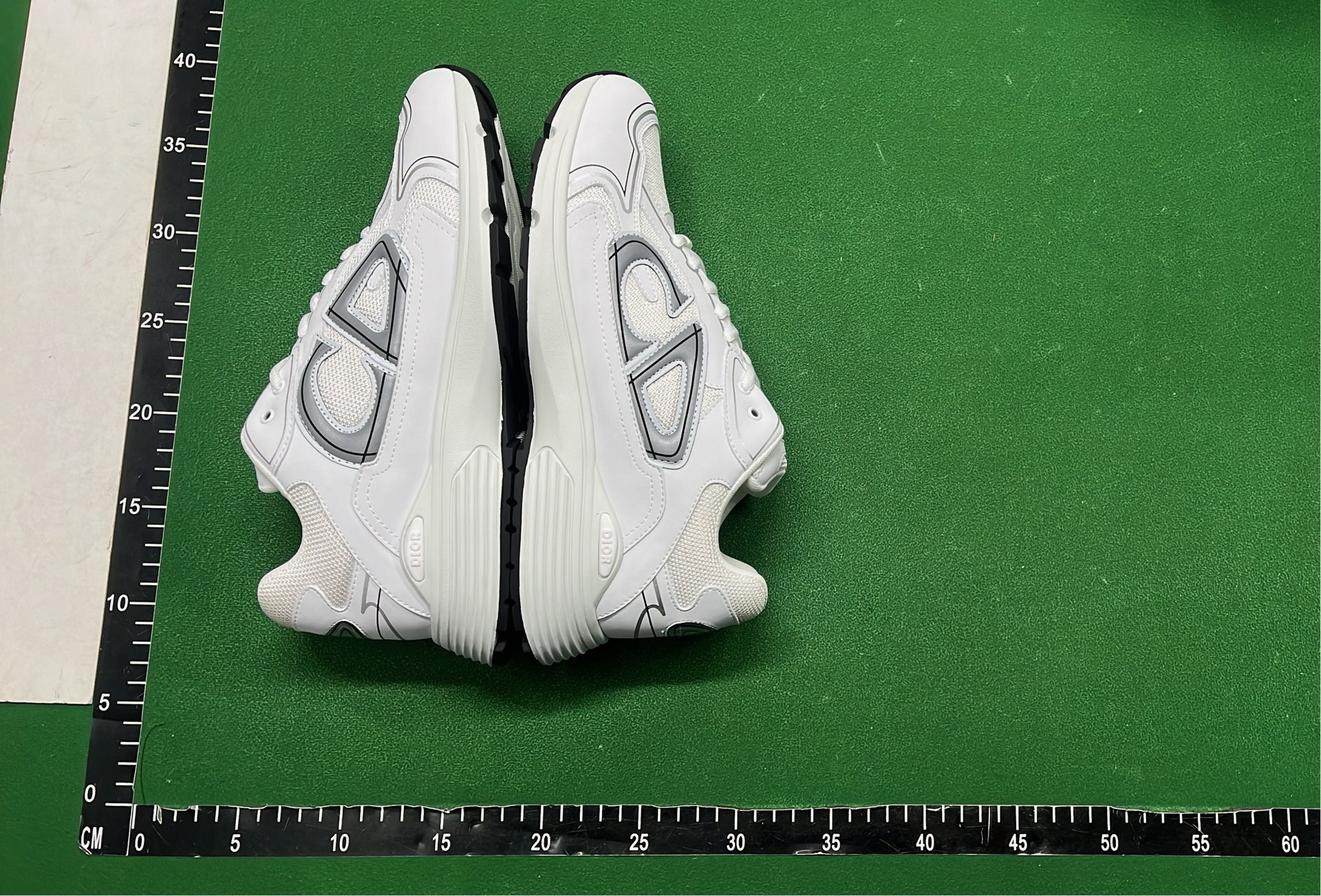 CD Brand Retro Sneakers for Men and Women - Fashionable Athletic Shoes