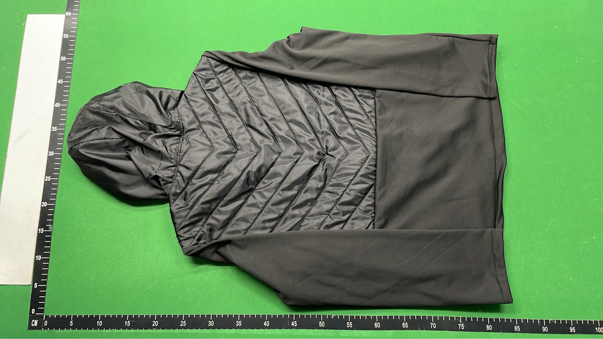Nike Men's Hooded Quilted Jacket with Full Zip and Reflective Logo