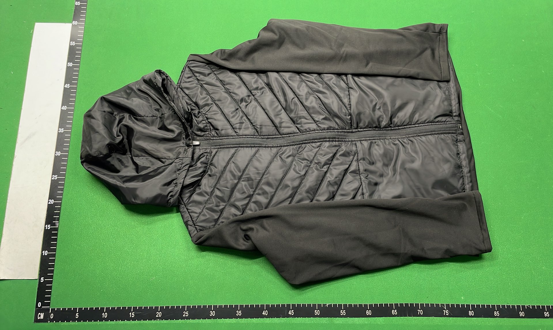 Nike Men's Hooded Quilted Jacket with Full Zip and Reflective Logo