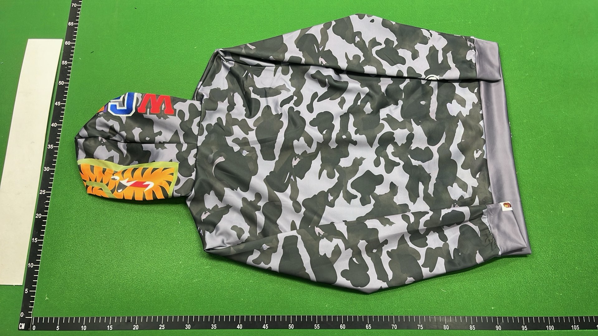 Pink Heart Camo Hoodie Zip-Up Jacket for Women - Fashion Streetwear