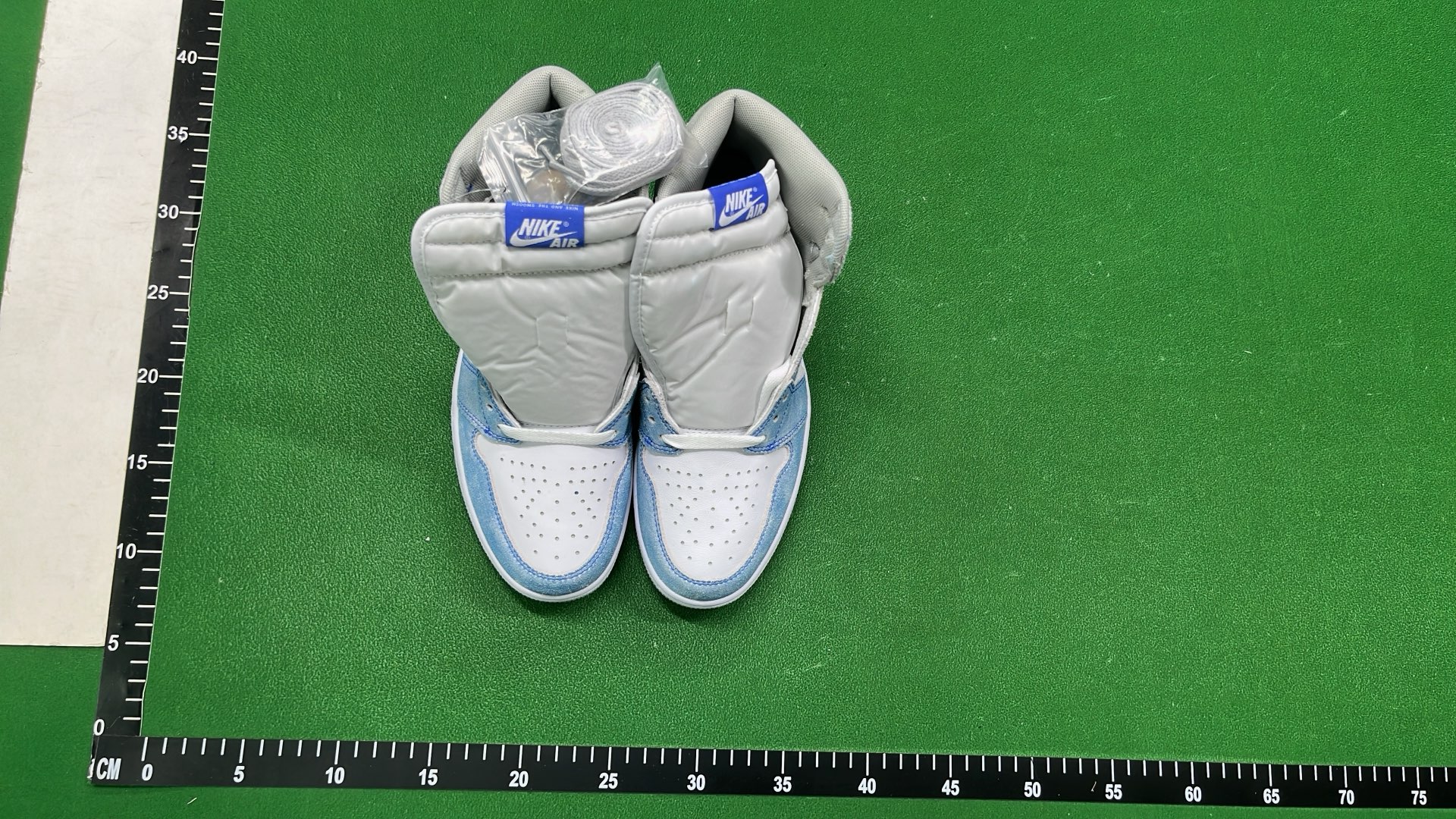 TS Dunk Low Reverse Swoosh F Batch YOLO