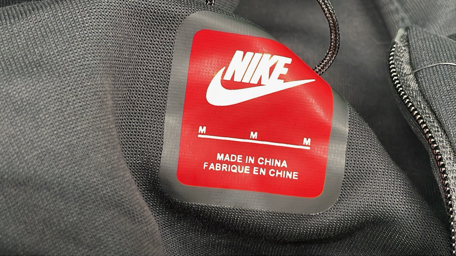Nike Gray Hoodie and Jogger Set for Men - Comfortable Athletic Wear
