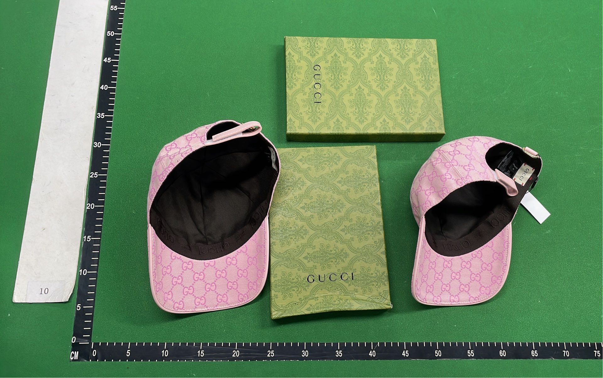 Gucci GG Supreme Baseball Cap - Classic Logo Design