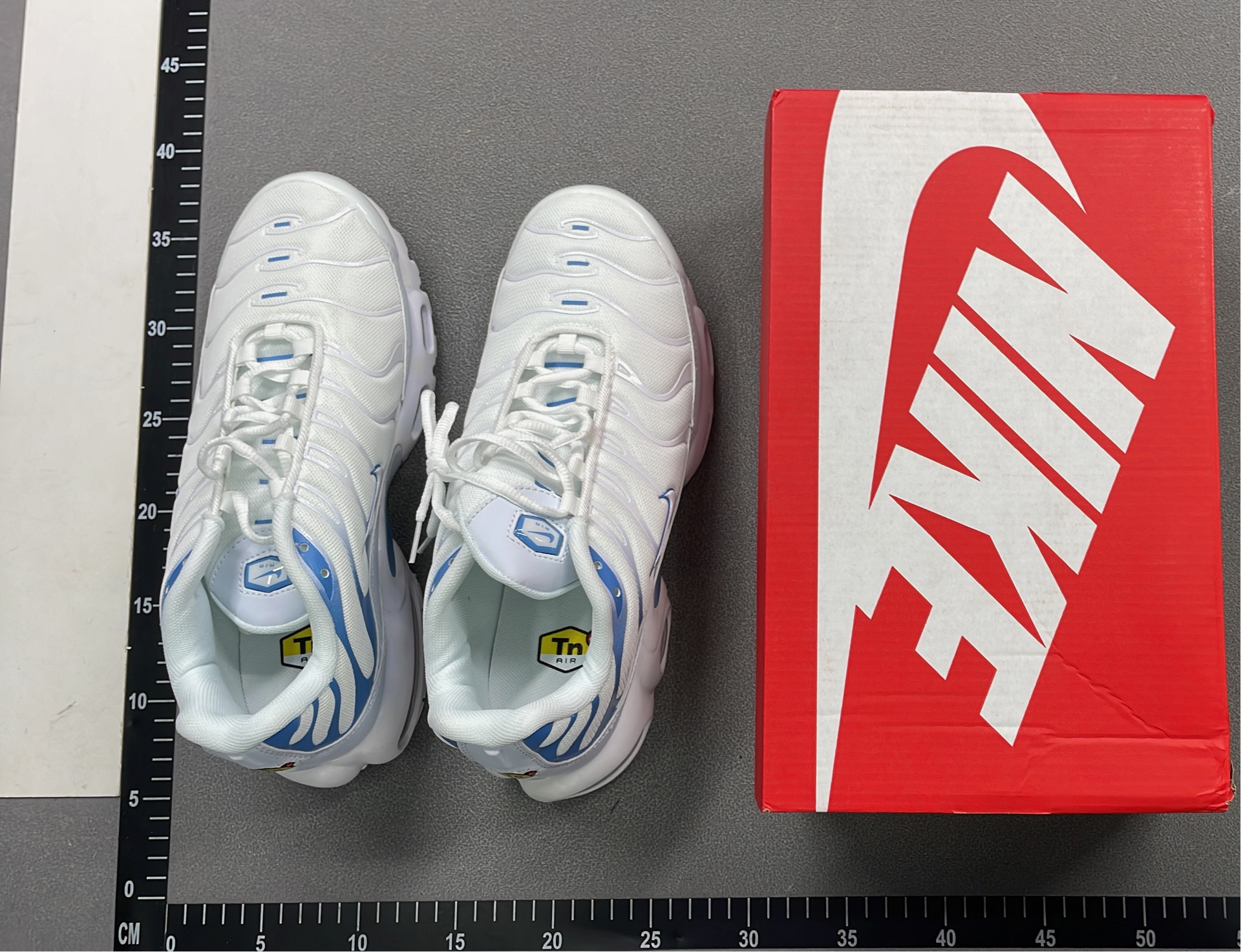 Nike Air Max Plus TN Ultra SE DMZ03620 Black Sneakers