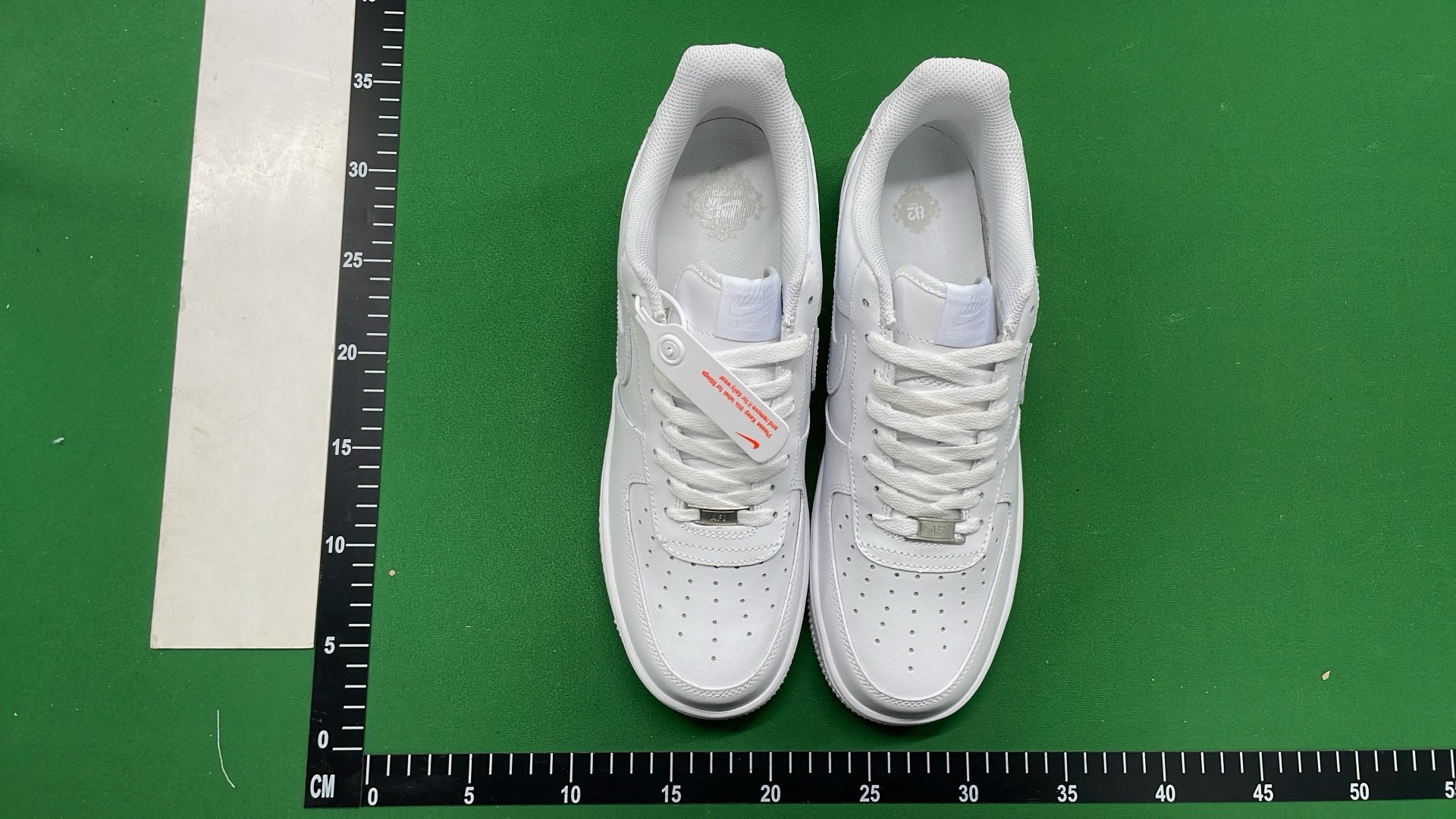 Nike Air Force 1 Low White Black Supreme Edition