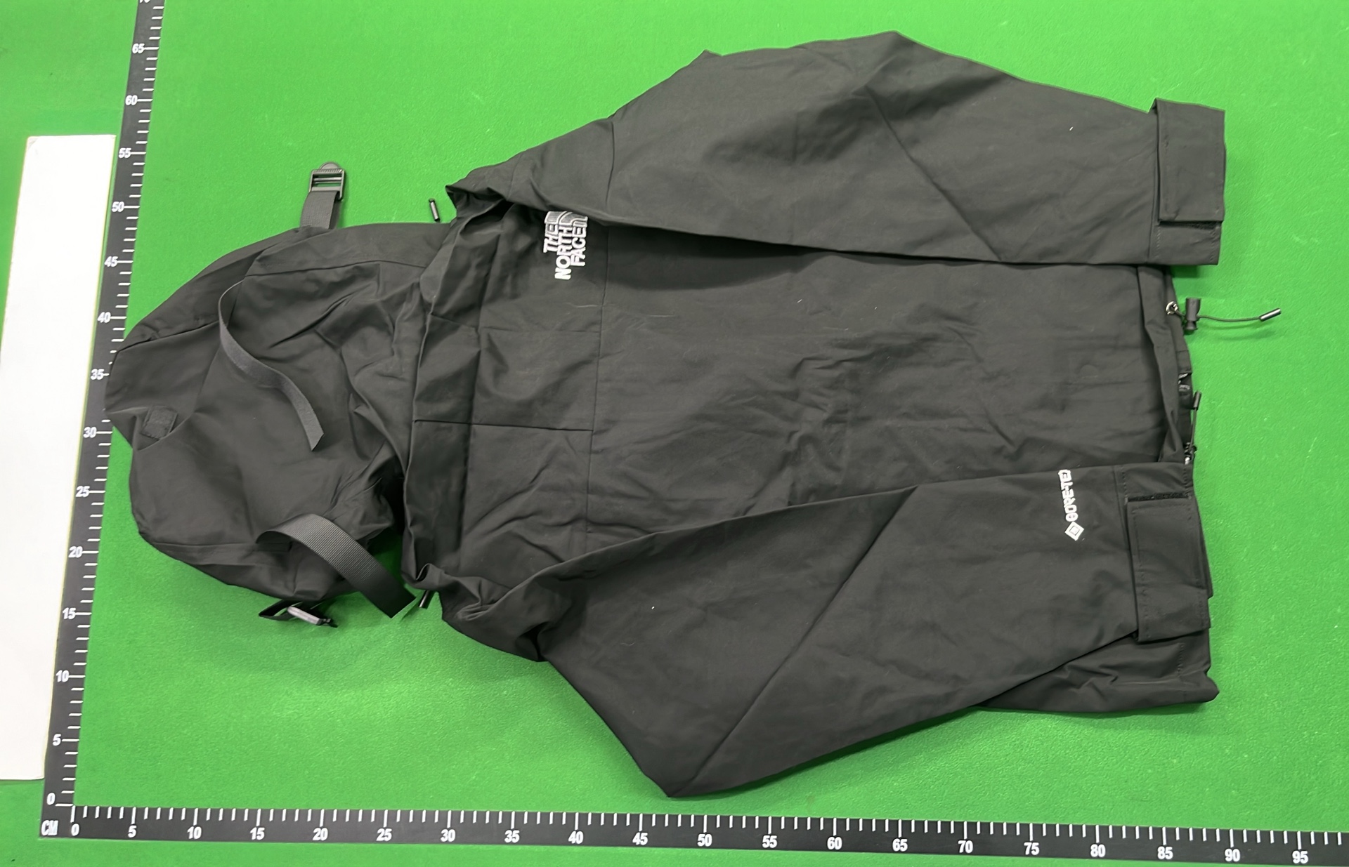 The North Face Men's Snow Jacket - Waterproof Outdoor Winter Coat
