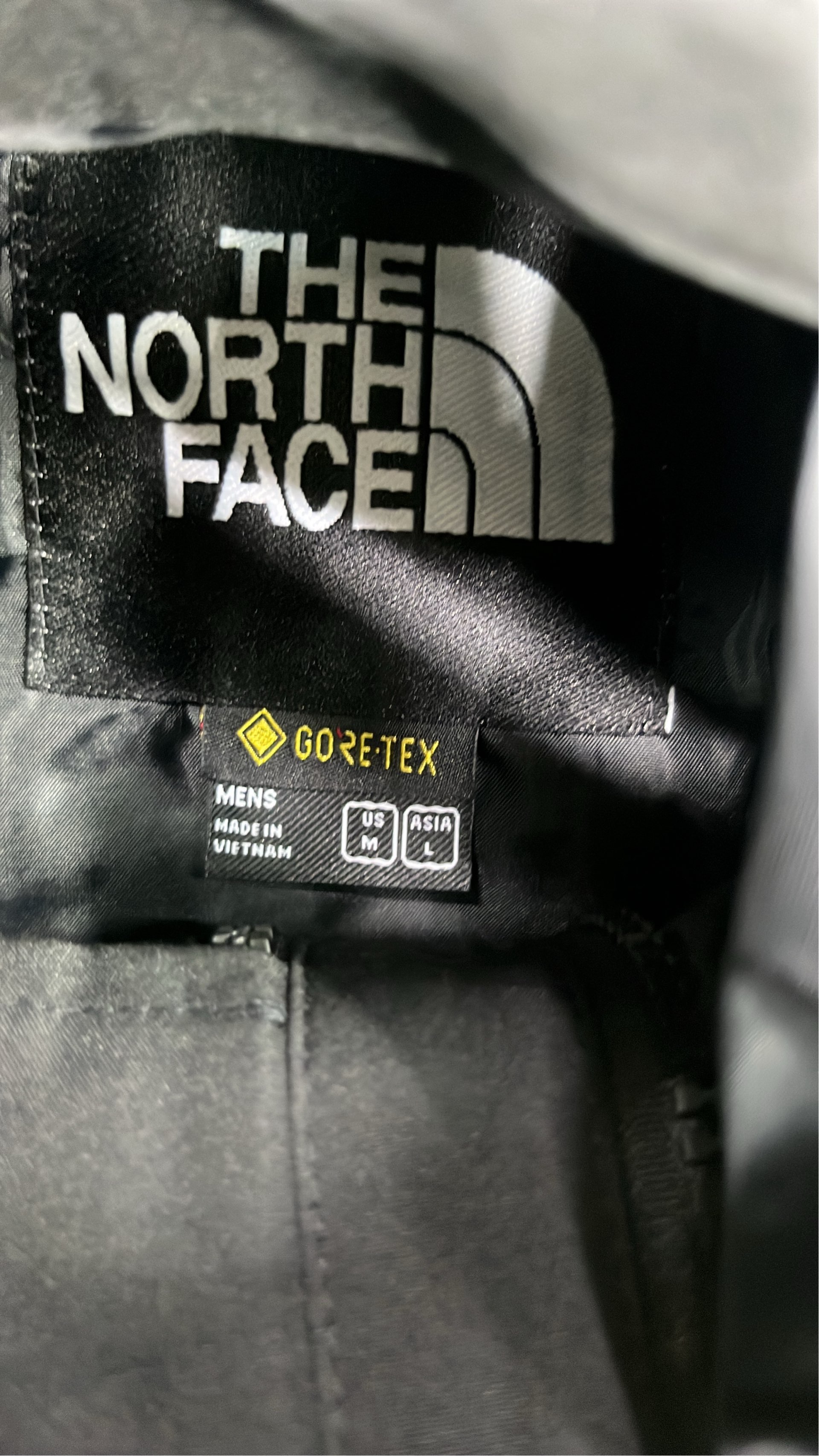 The North Face Men's Snow Jacket - Waterproof Outdoor Winter Coat