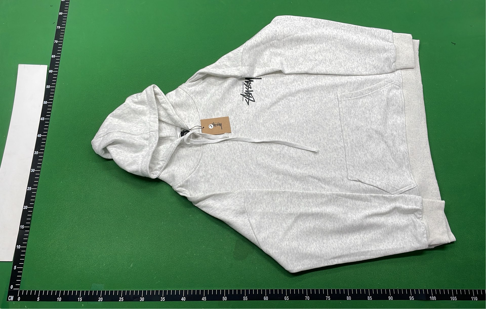 Stussy x Marvel联名款白色连帽衫
