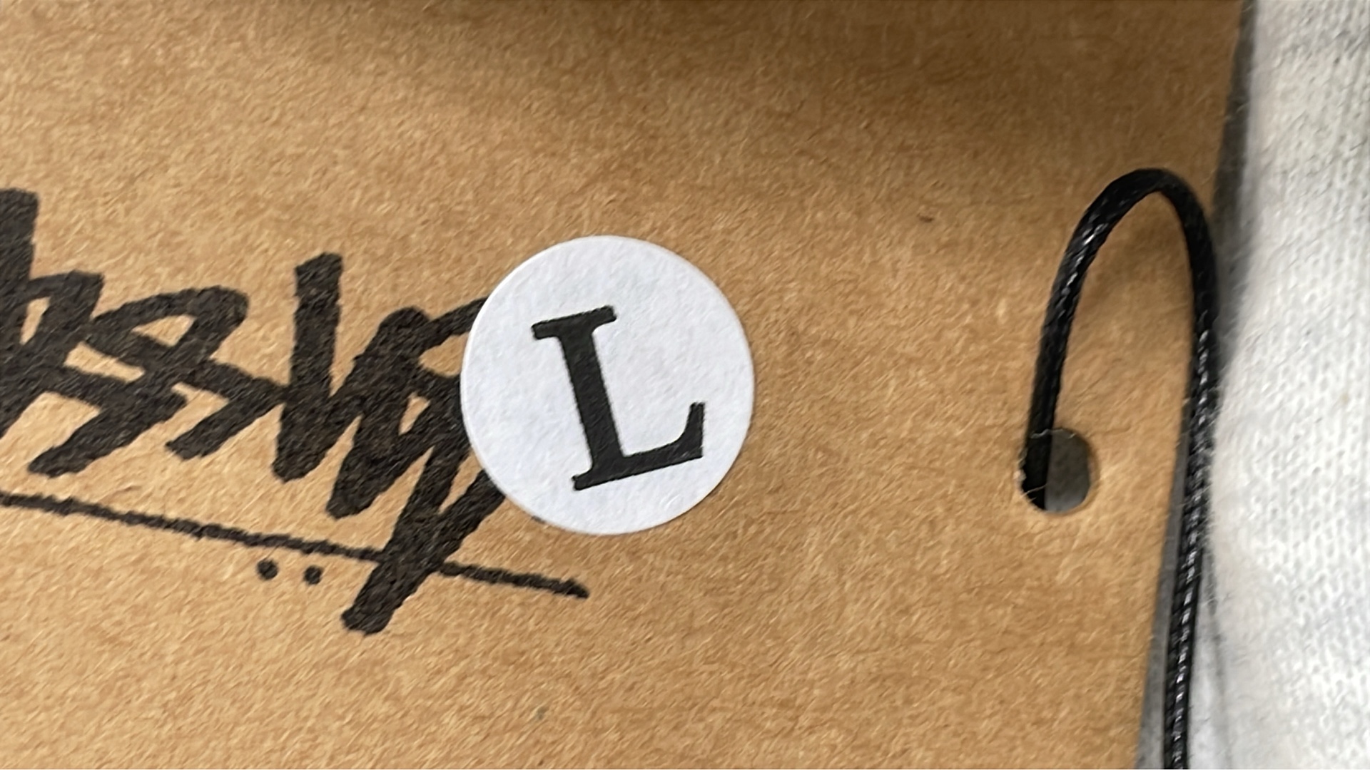 Stussy x Marvel联名款白色连帽衫