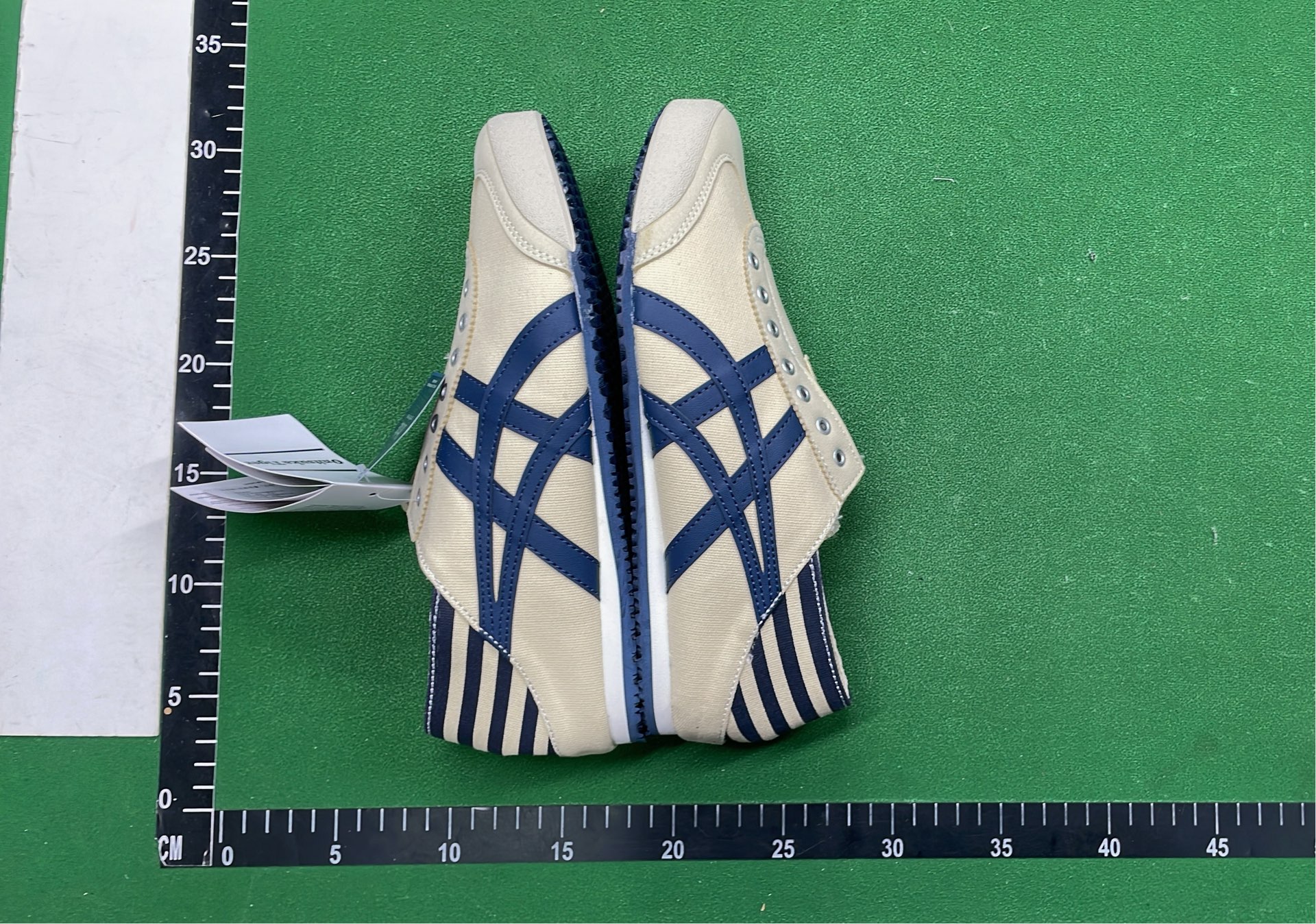 Onitsuka Tiger Classic Sneakers for Men and Women