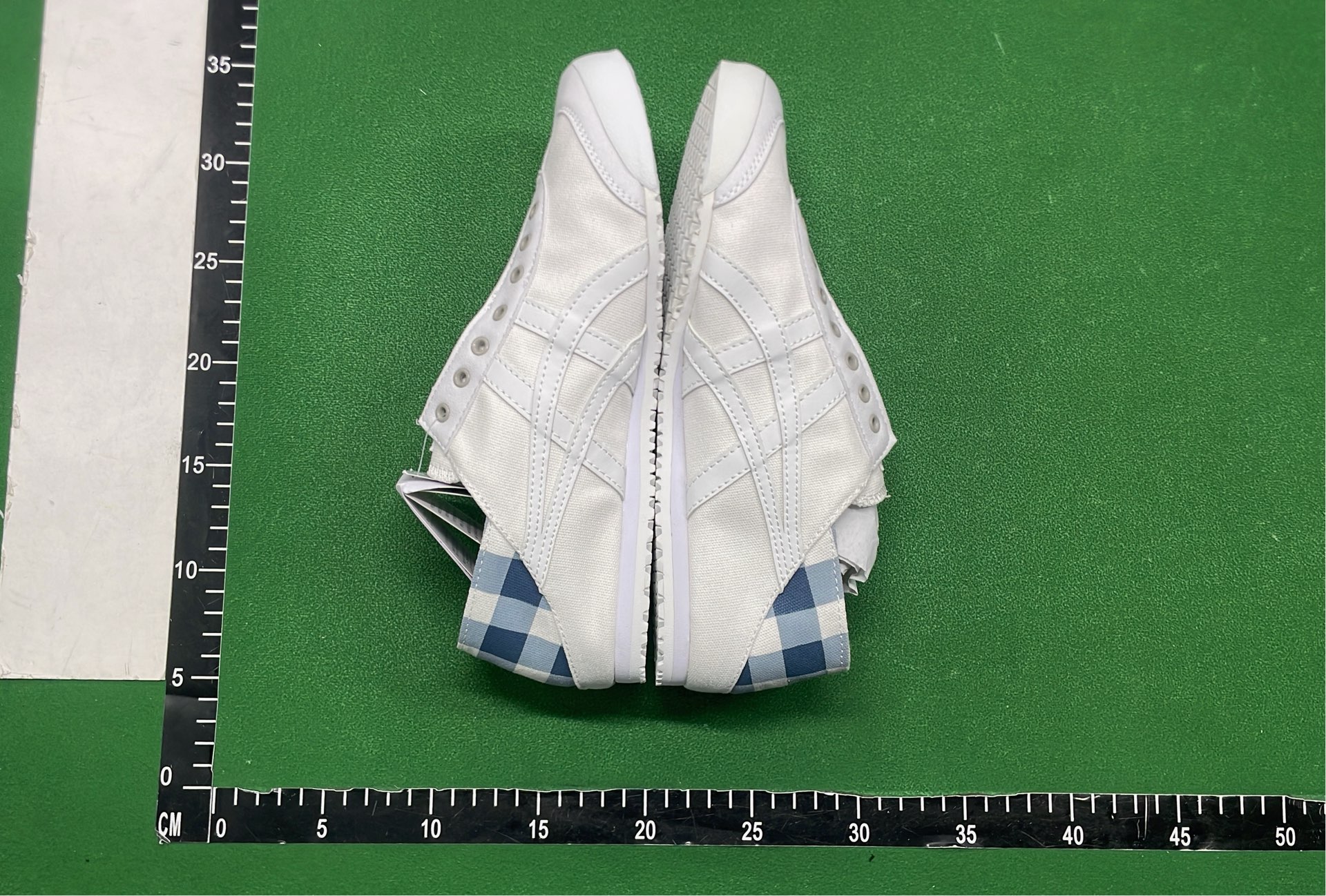 Onitsuka Tiger Classic Sneakers for Men and Women