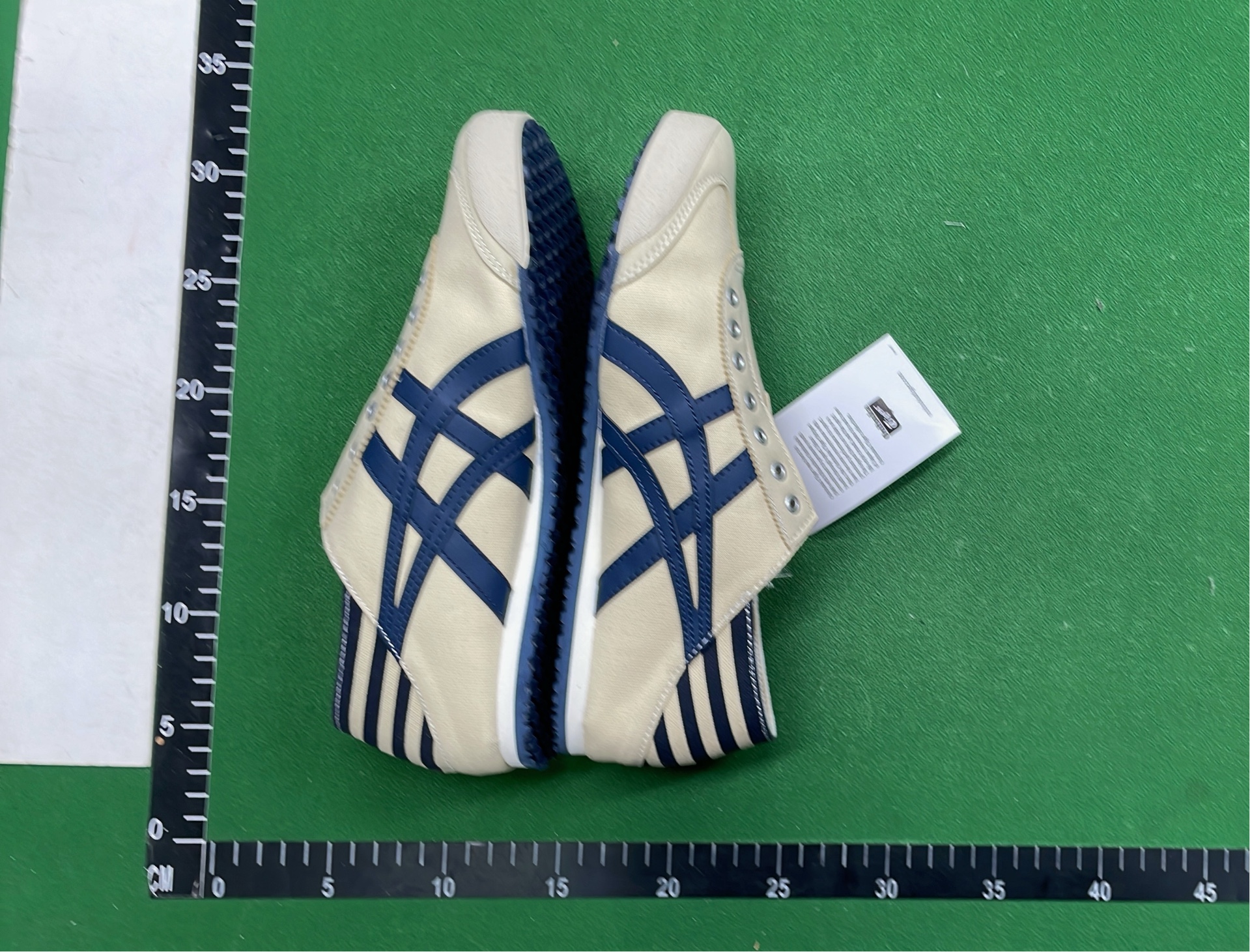 Onitsuka Tiger Classic Sneakers for Men and Women