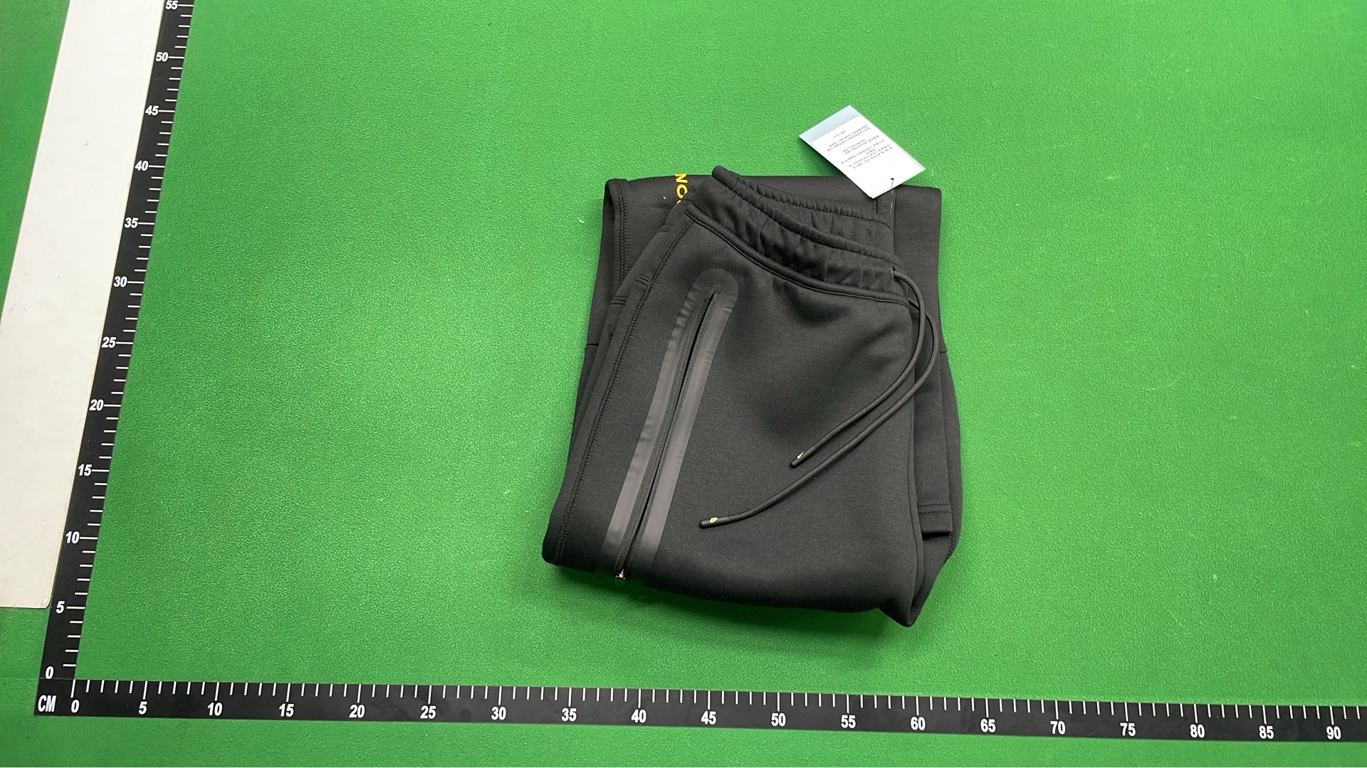 Green Hoodie and Pants Set for Casual Wear