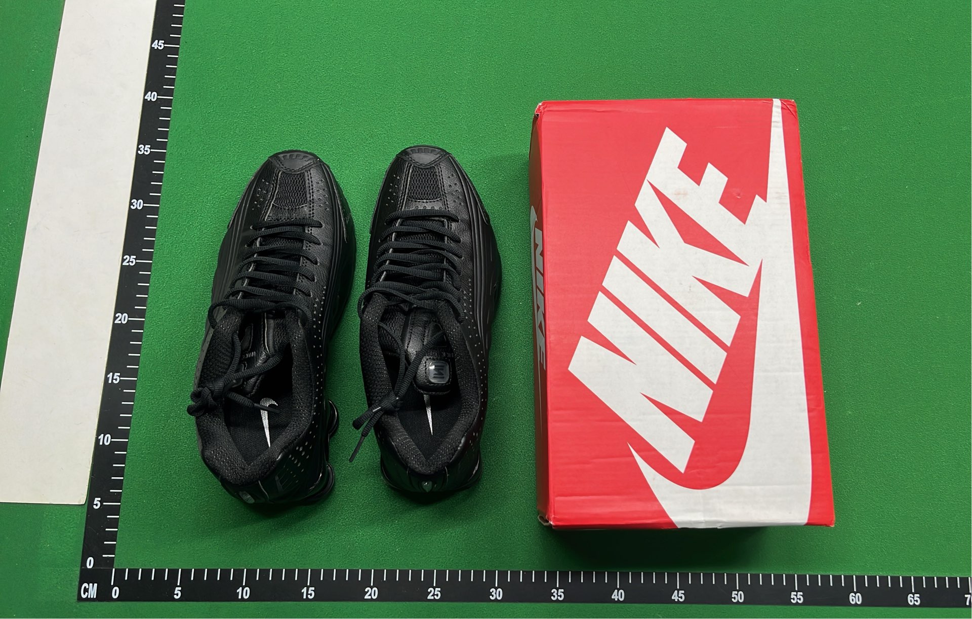 Nike Shox Series Running Shoes - Comfortable Cushioning for Men and Women