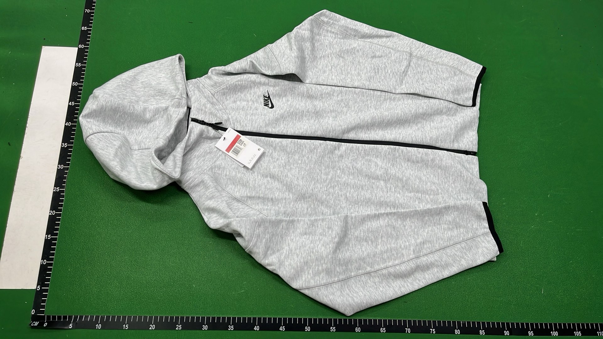 Nike Red Hoodie and Pants Set for Streetwear