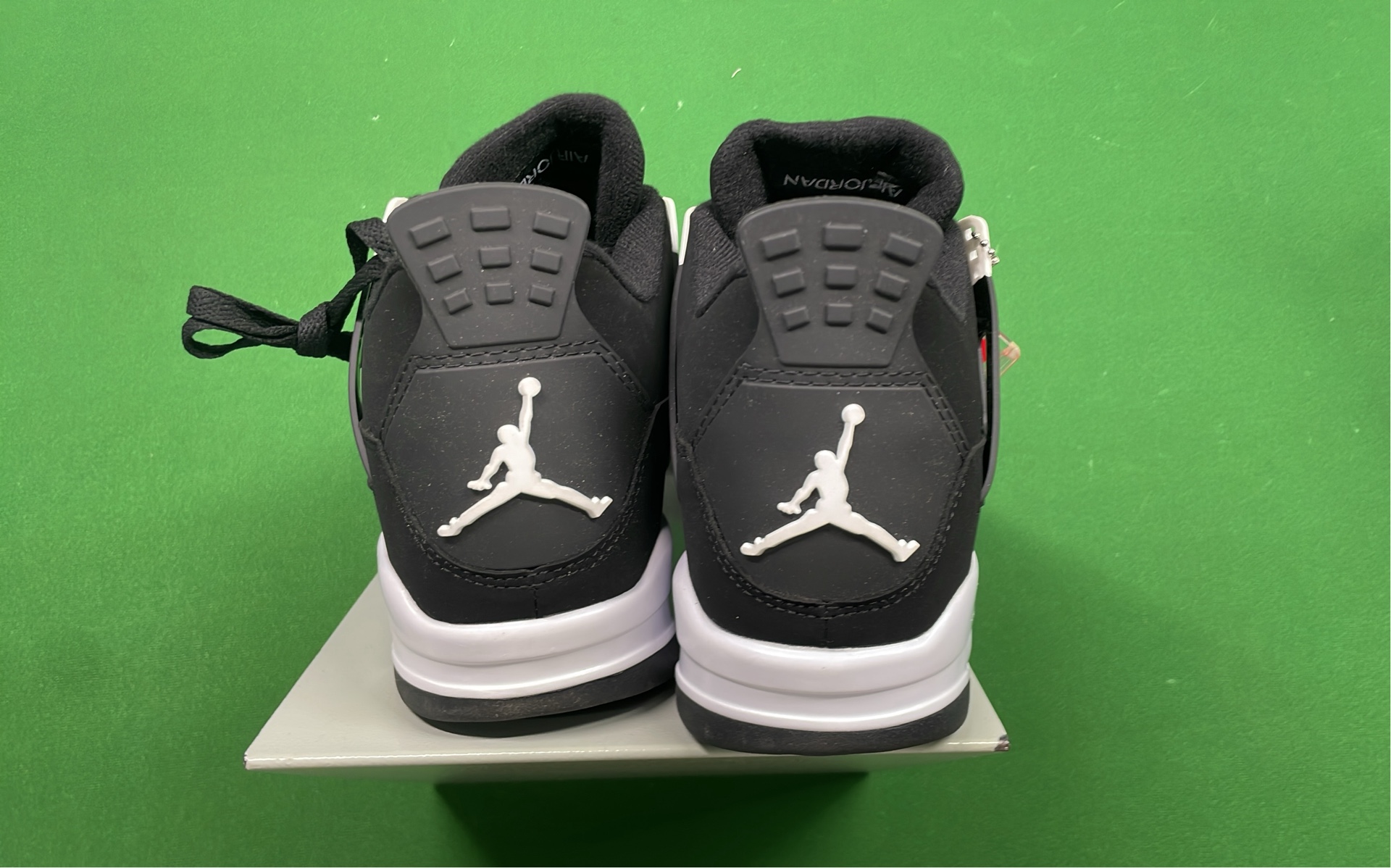 Air Jordan 4 Retro Shoes - Classic Sneakers for Men