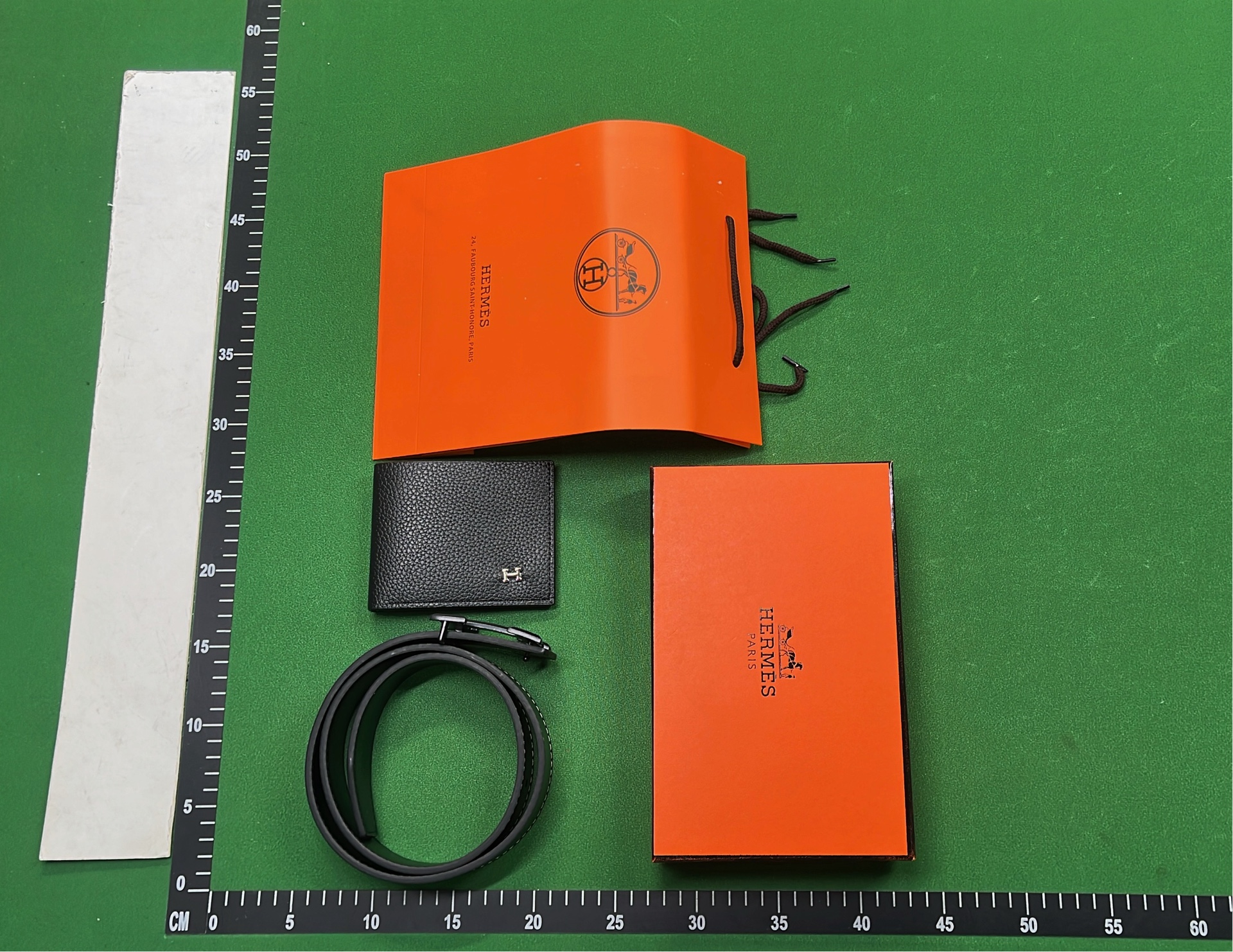 Herm&egrave;s Black Leather T-Buckle Belt with Orange Box