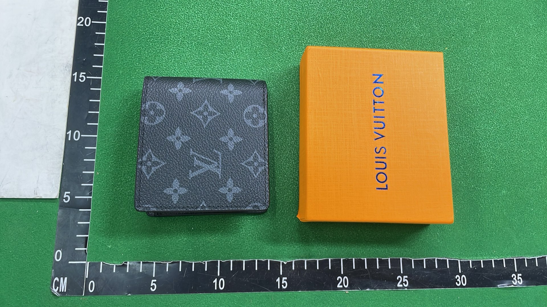 Louis Vuitton Men's Wallets - Damier and Monogram Patterns