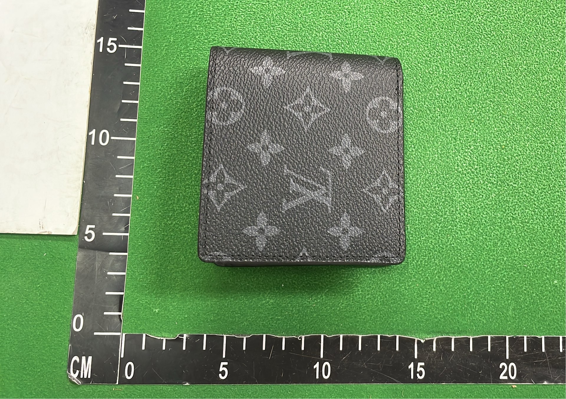 Louis Vuitton Men's Wallets - Damier and Monogram Patterns