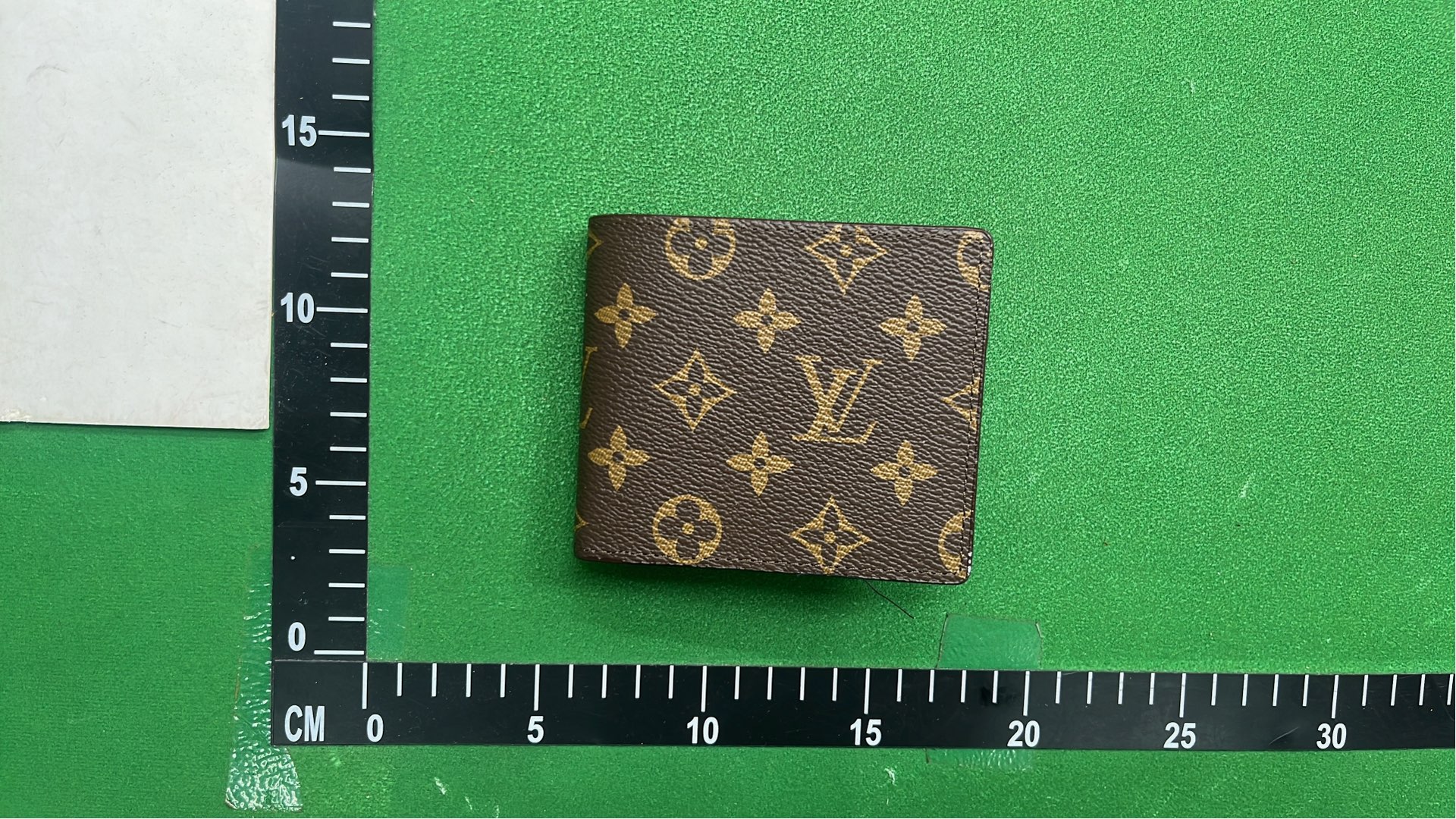 Louis Vuitton Men's Wallets - Damier and Monogram Patterns