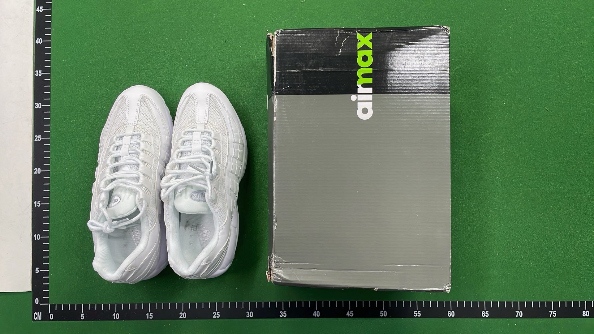Nike Air Max 95 Sneakers - Classic Running Shoes for Men and Women