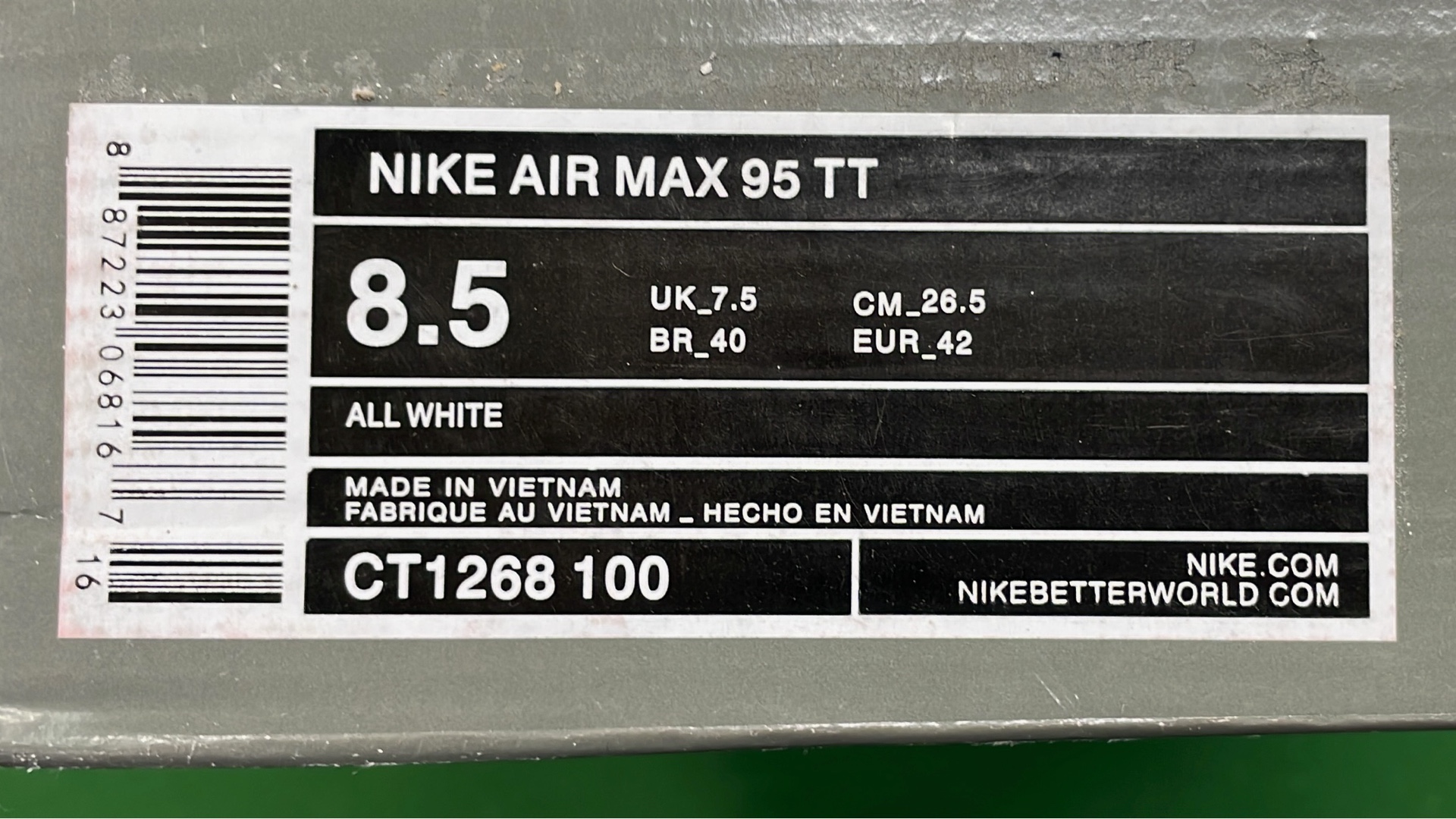 Nike Air Max 95 Sneakers - Classic Running Shoes for Men and Women